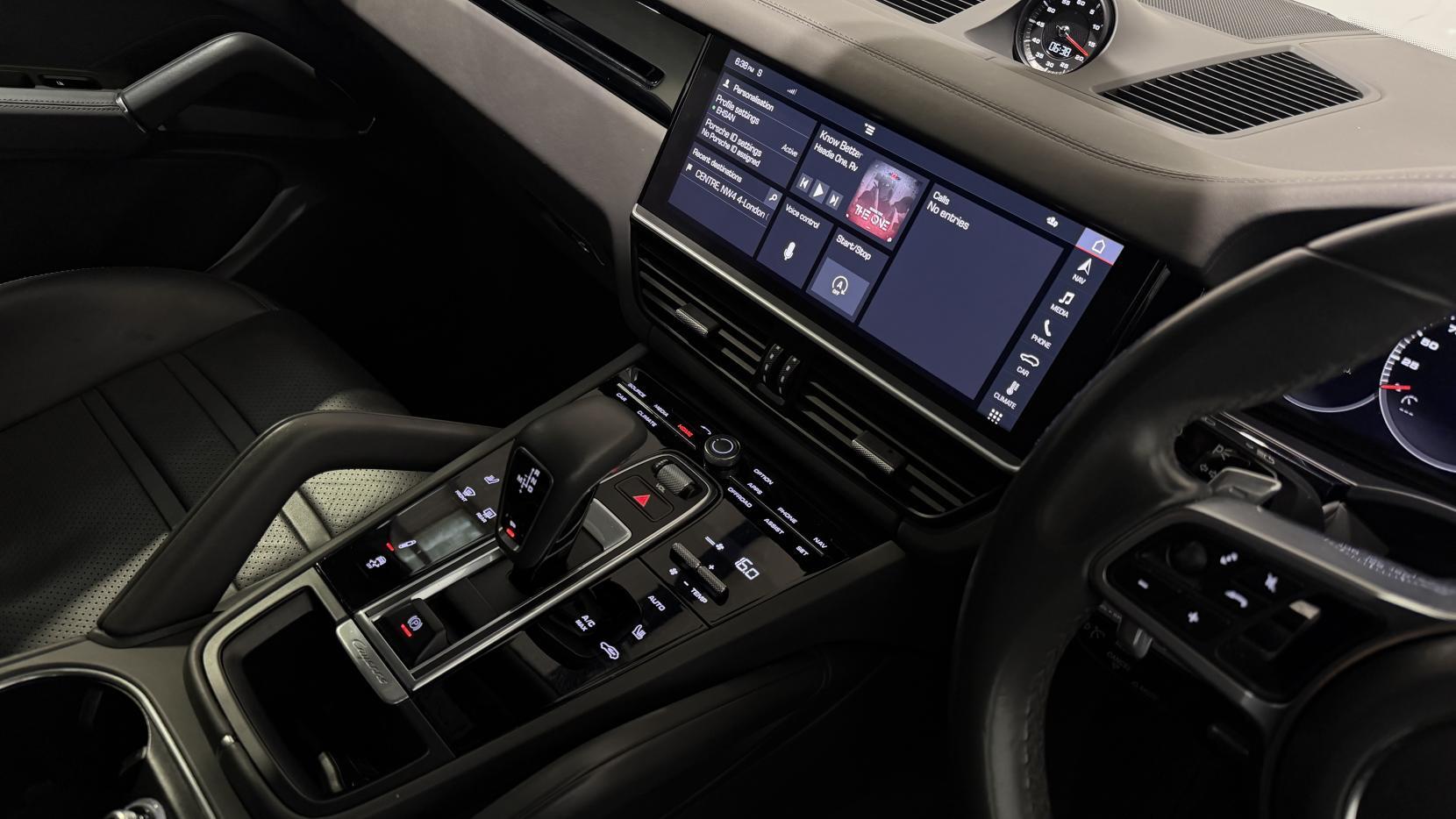 Porsche Cayenne view 23