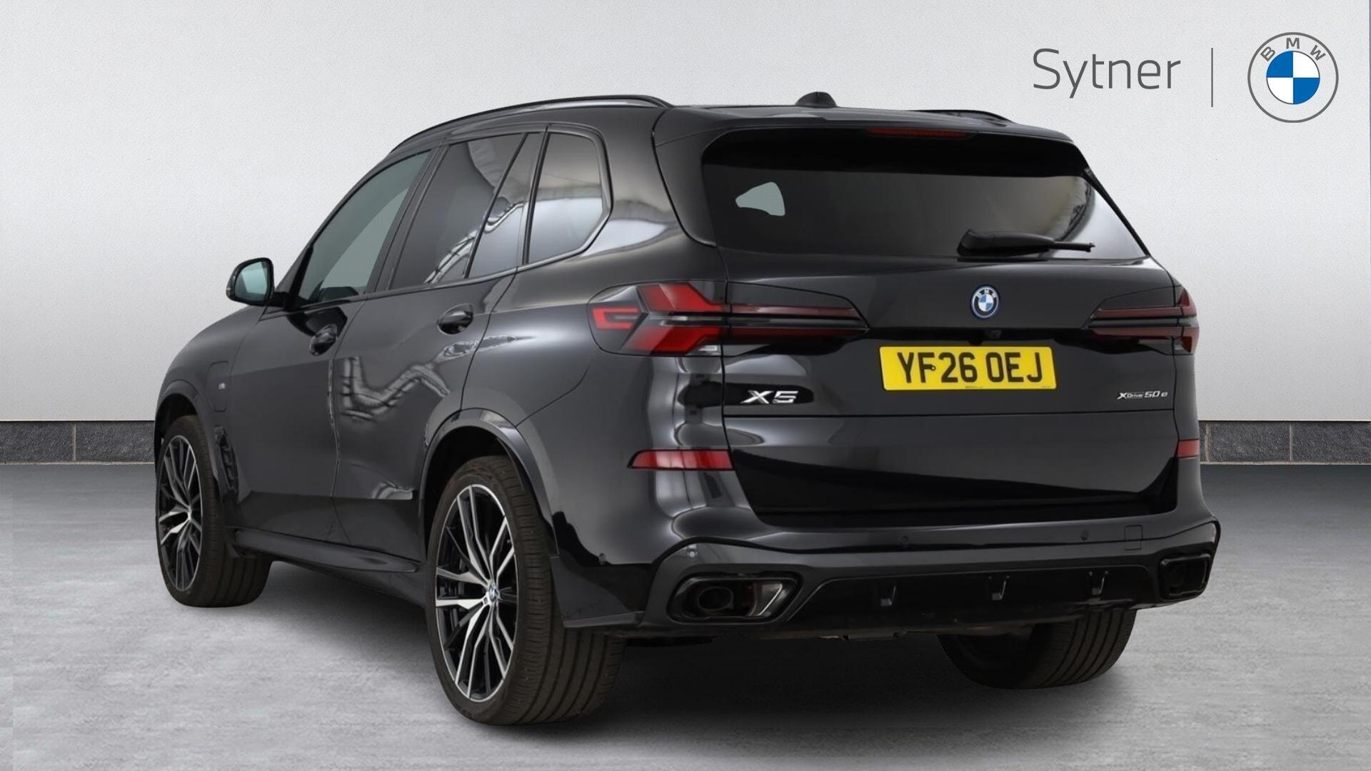 BMW X5 view 2