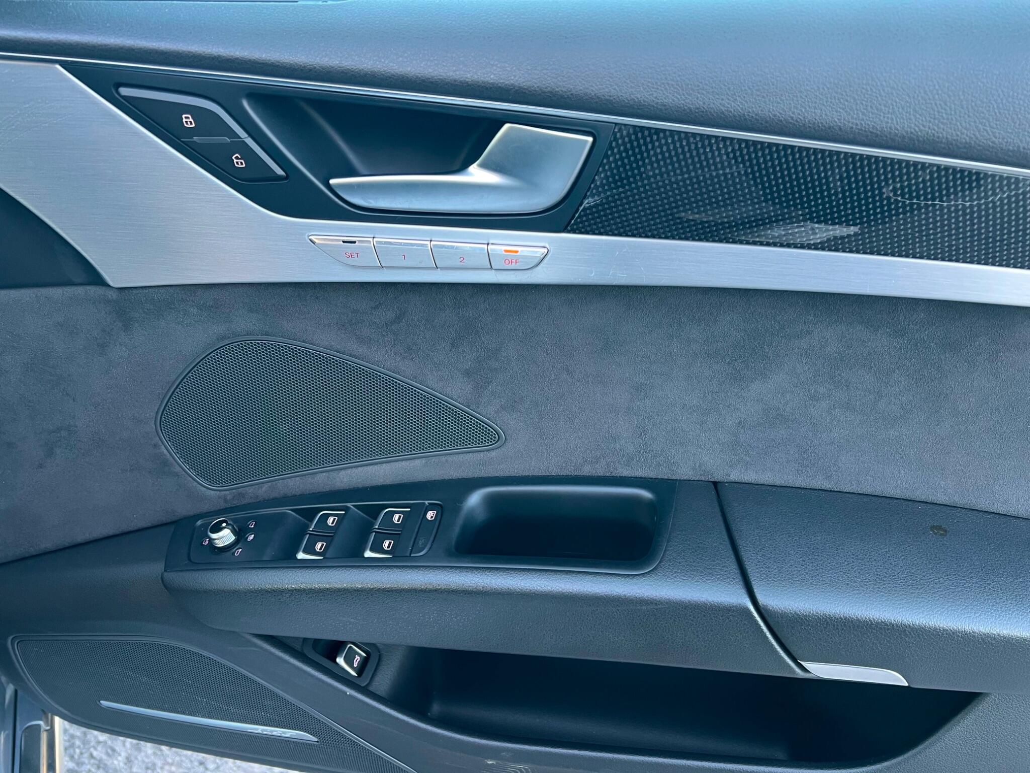 Audi A8 view 21