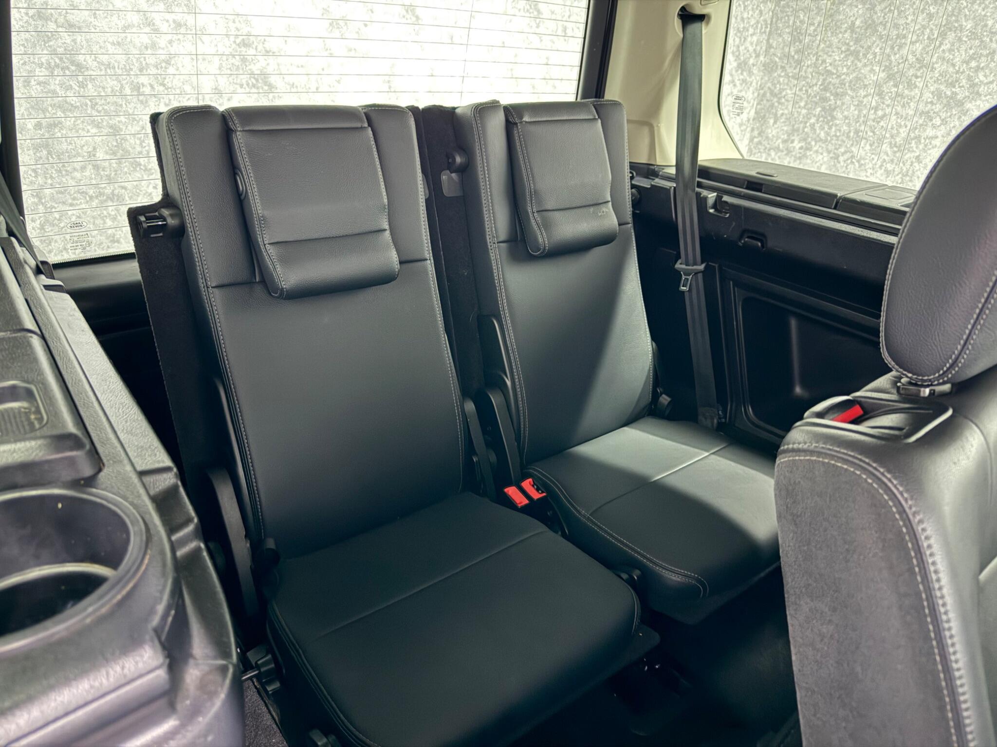 Land Rover Discovery 4 view 10