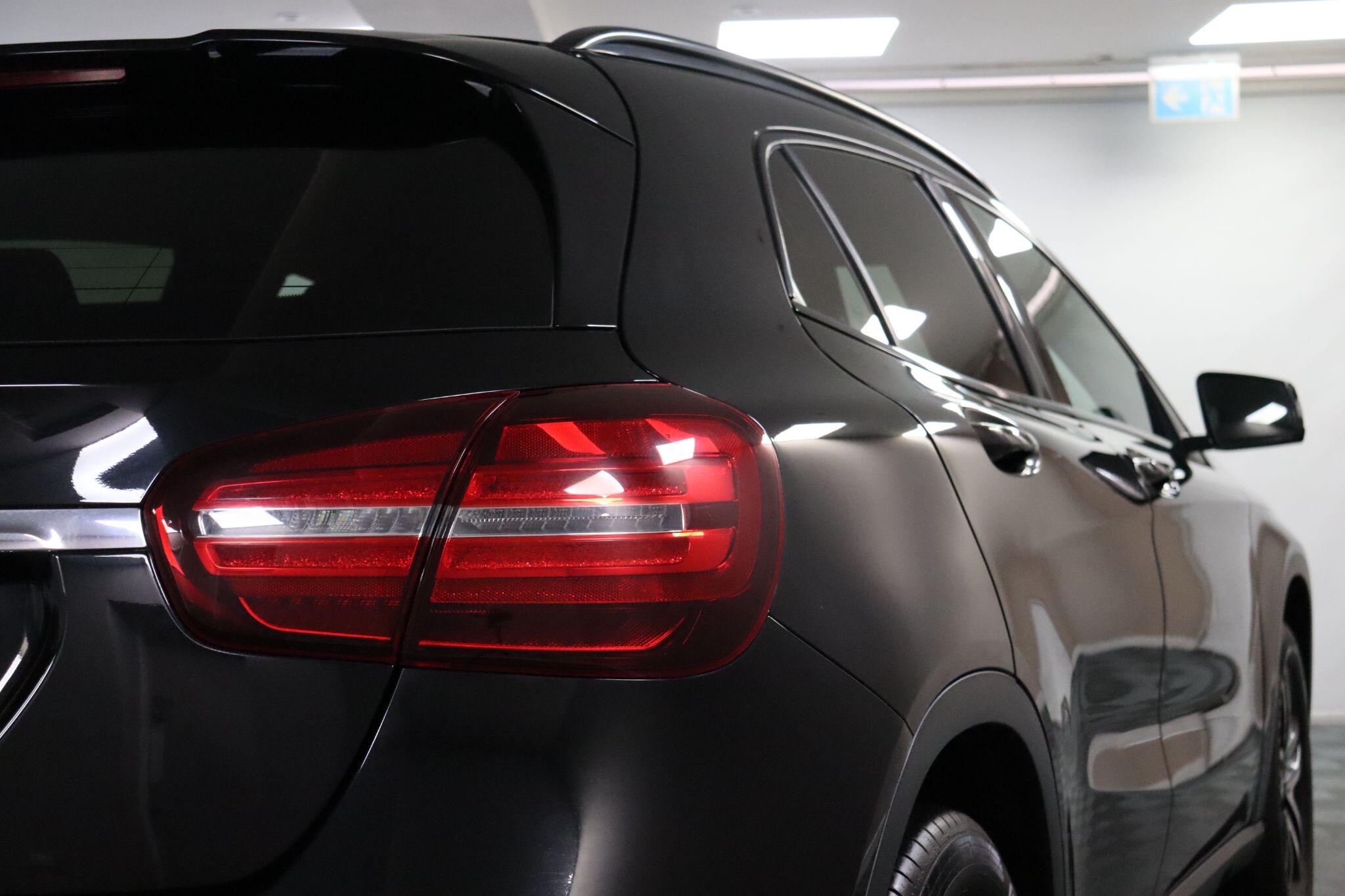Mercedes-Benz Gla view 23