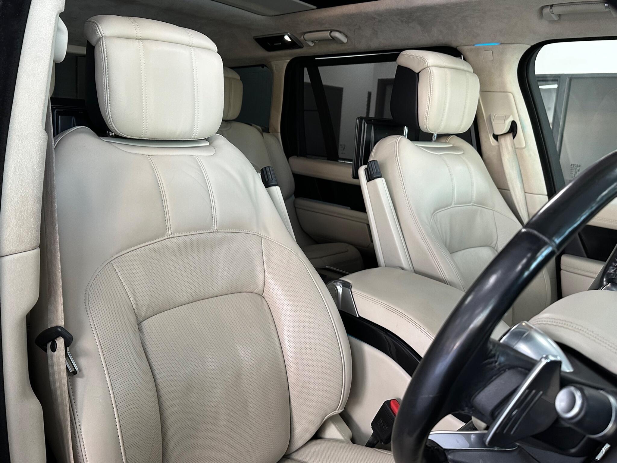 Land Rover Range Rover view 22