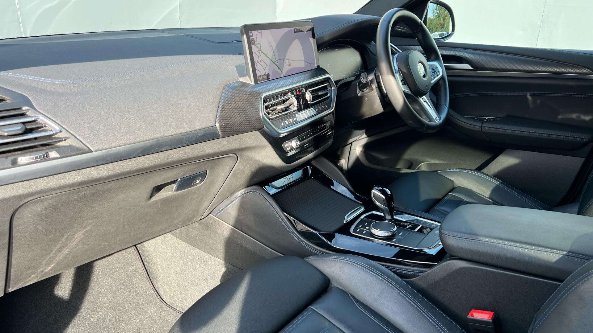 BMW X4 view 7