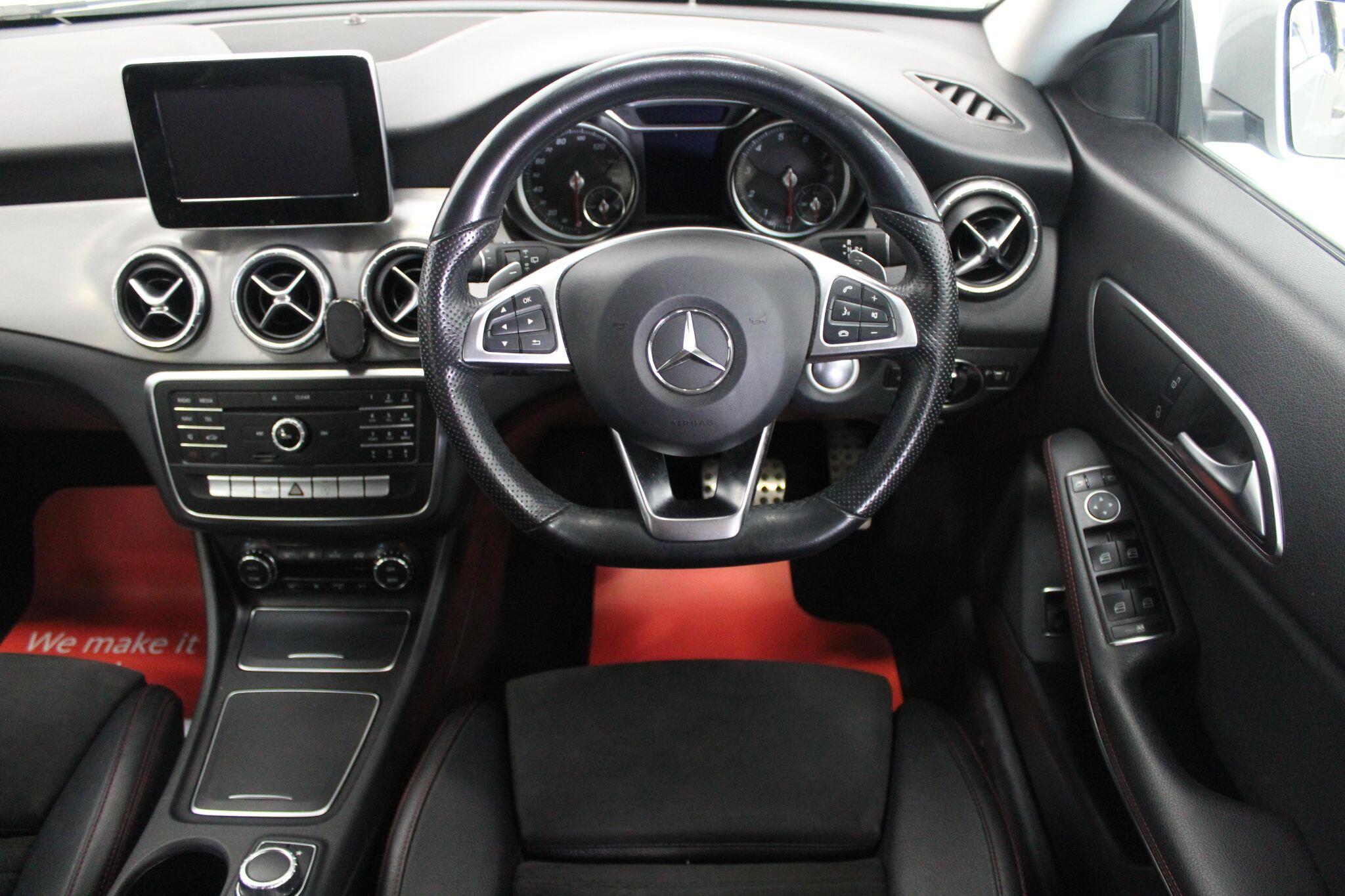 Mercedes-Benz CLA view 43