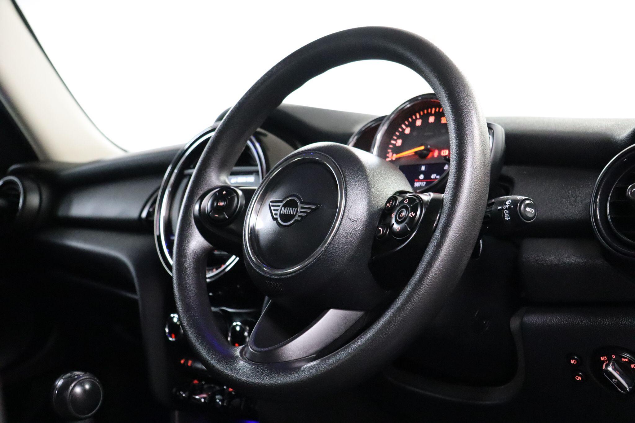 Mini Hatch view 12