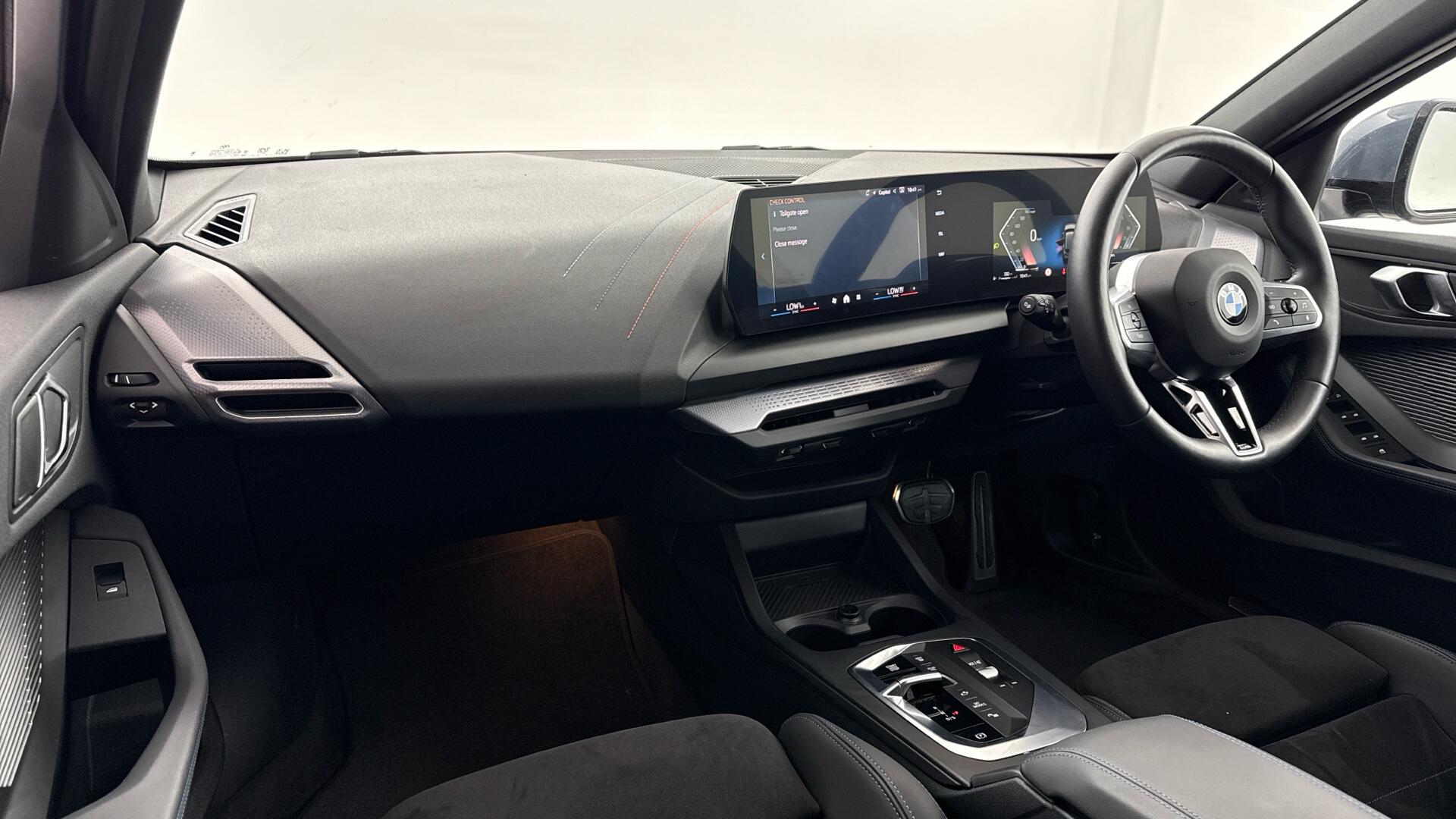 BMW 1 Series view 8