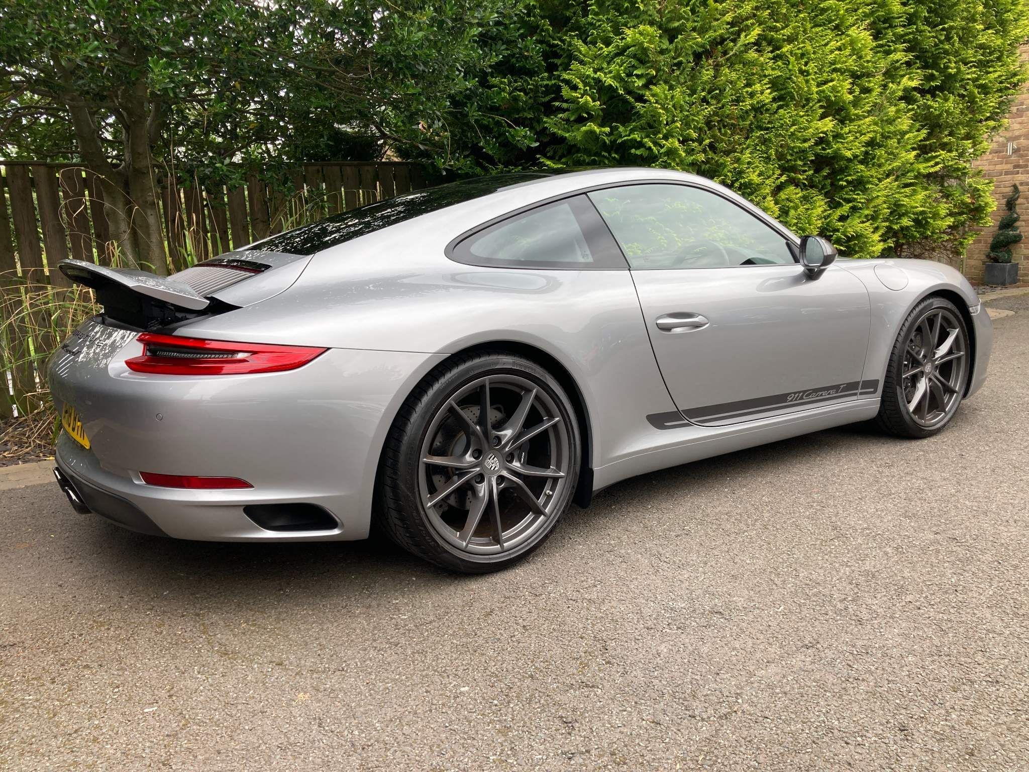 Porsche 911 view 24
