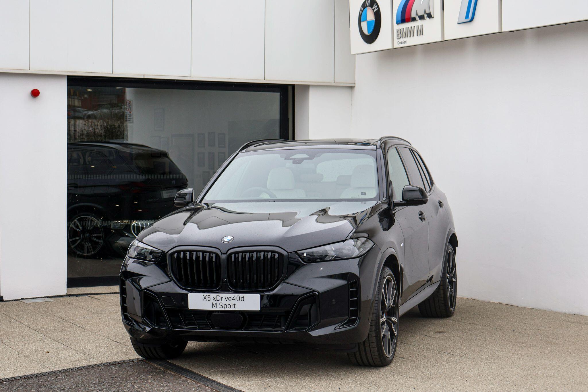BMW X5 view 3