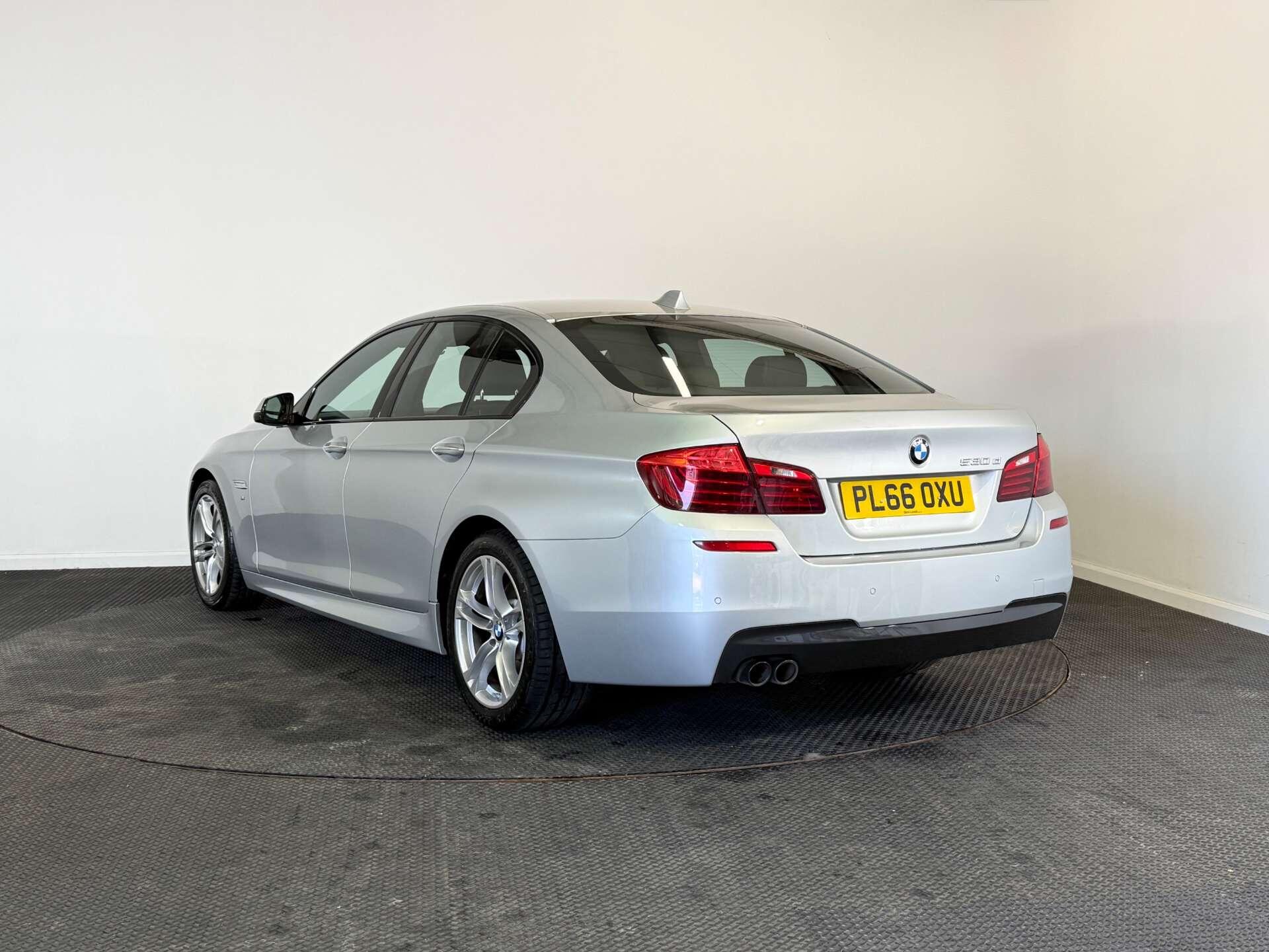 BMW 5 Series view 5