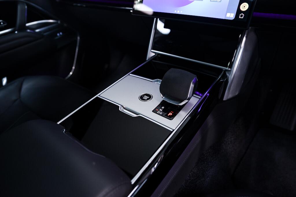 Land Rover Range Rover view 20