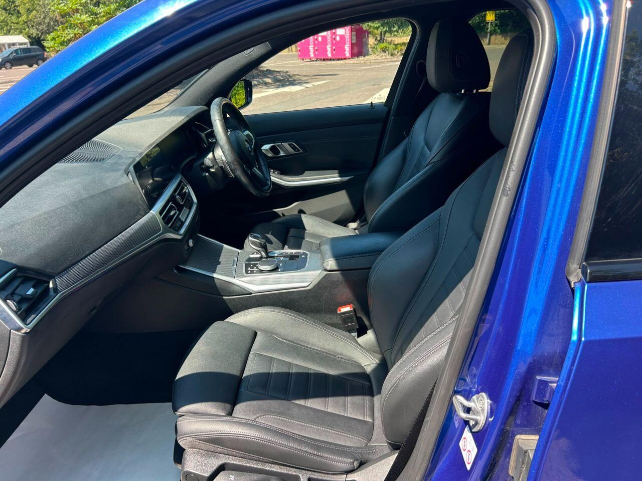 BMW 3 Series view 23