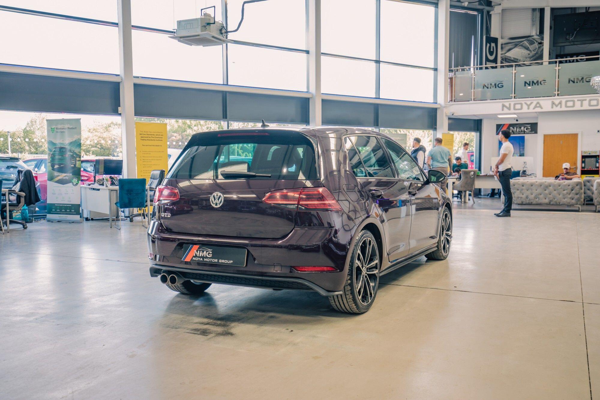 Volkswagen Golf view 25