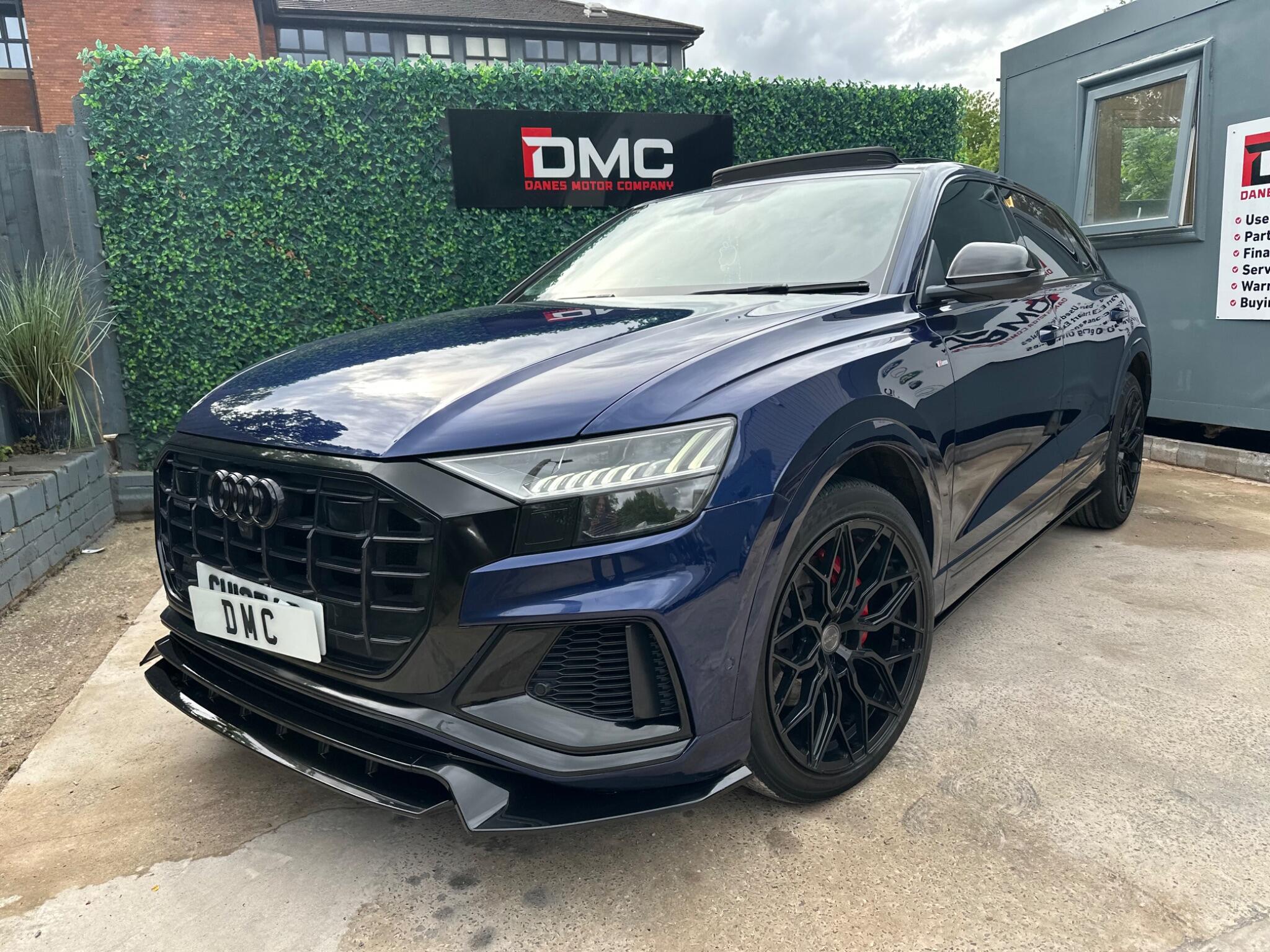 Audi Q8 view 2