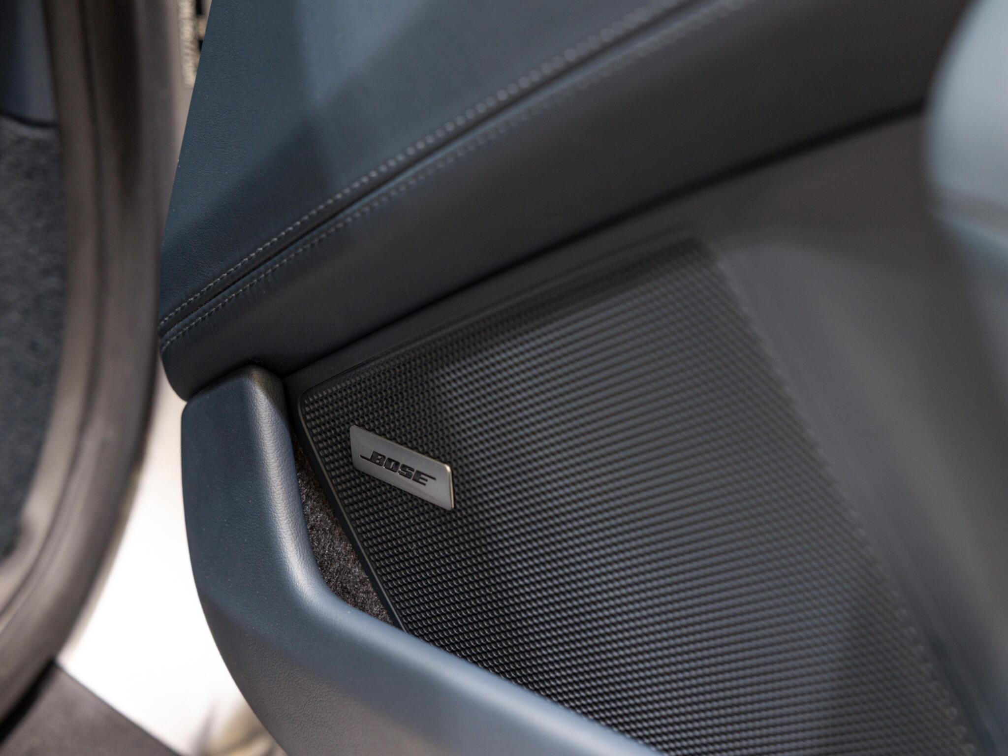 Porsche 911 view 4