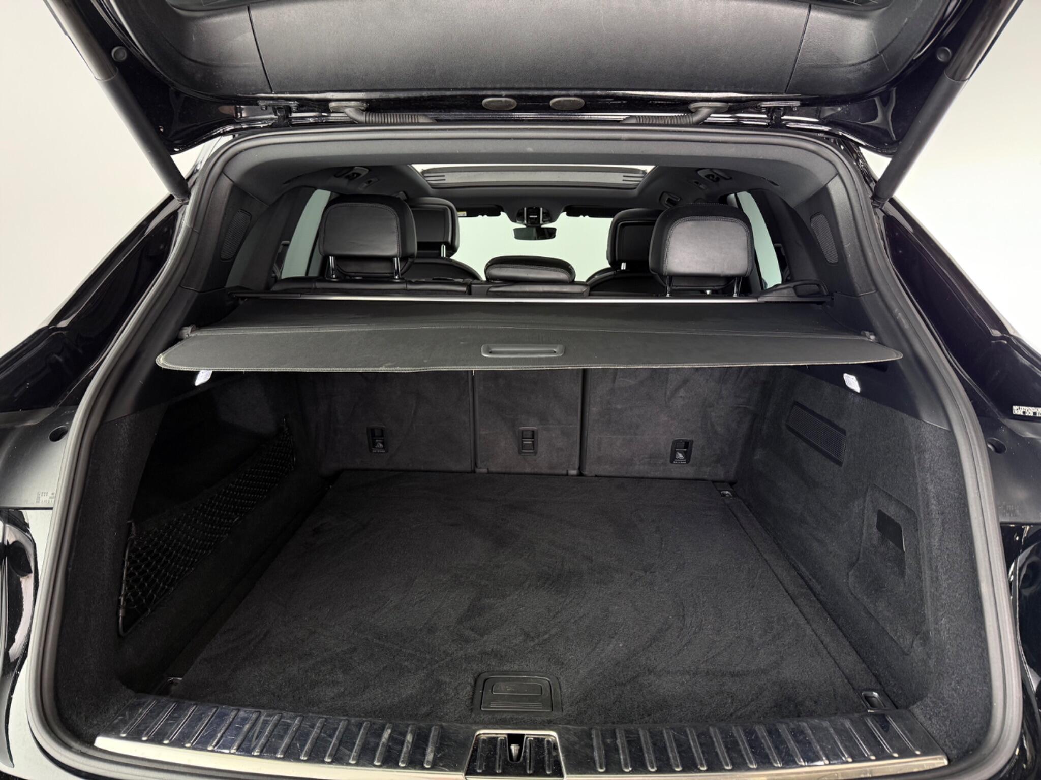Porsche Cayenne view 12