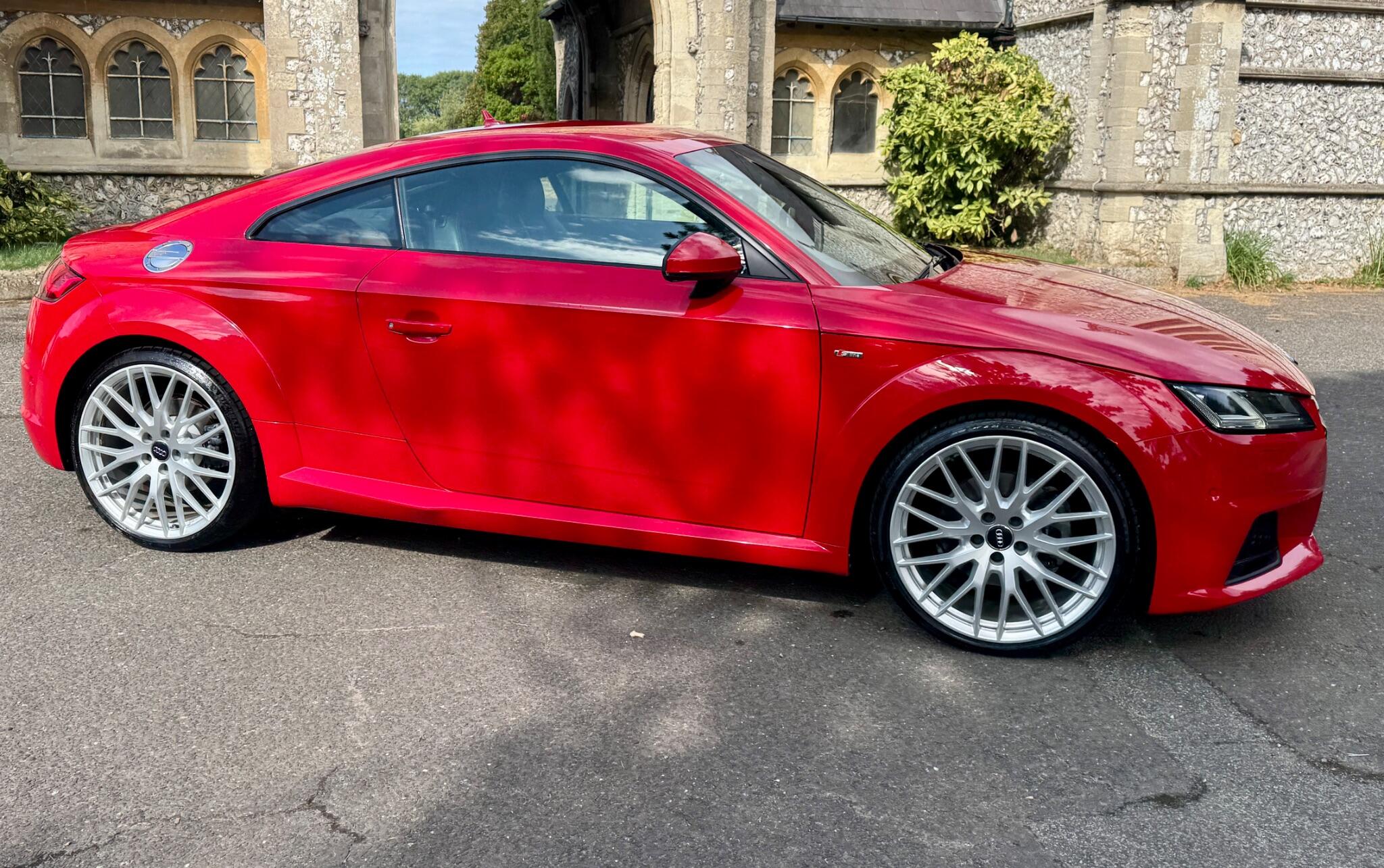 Audi TT view 5