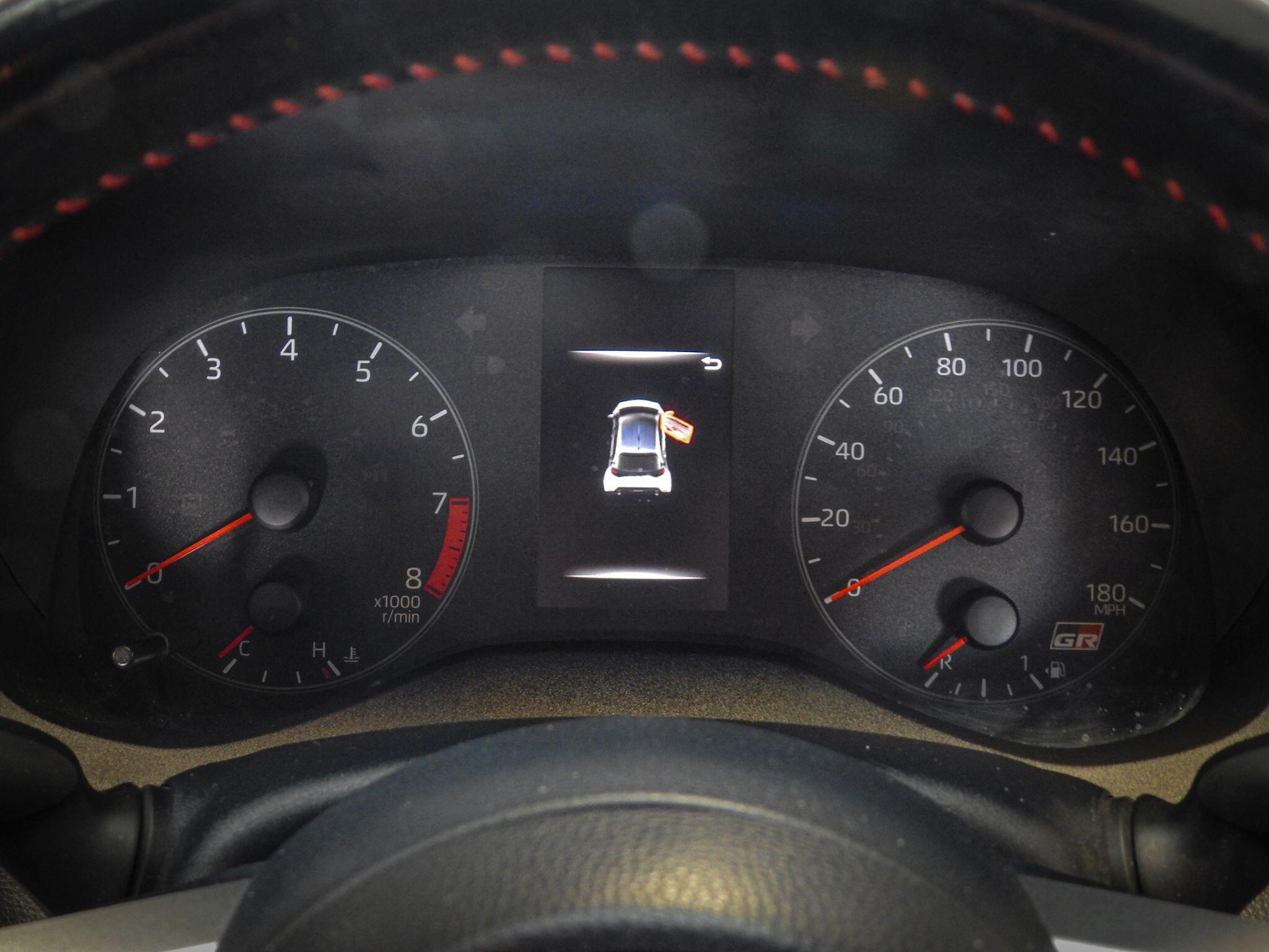 Toyota Yaris view 32