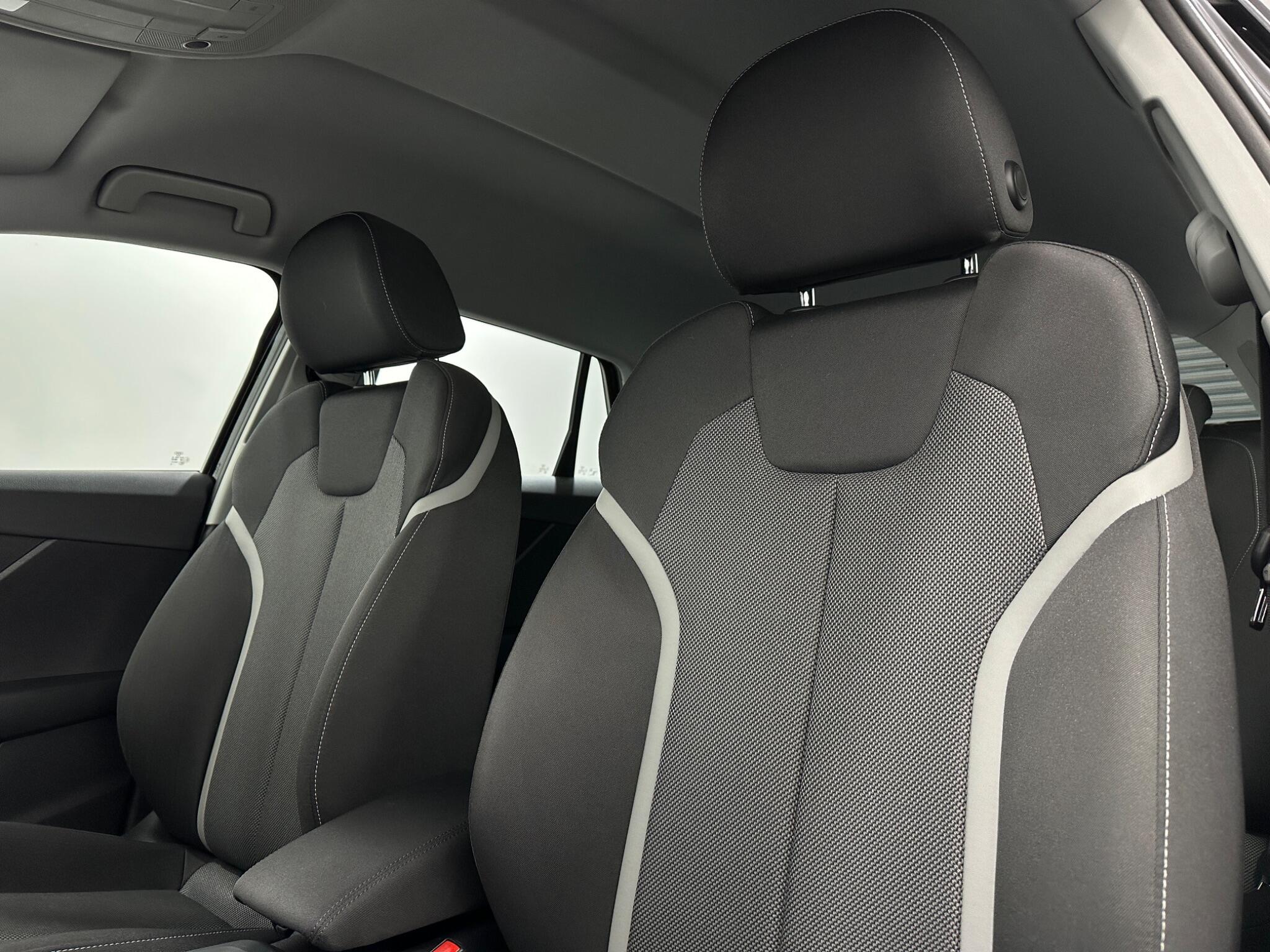 Audi Q2 view 36