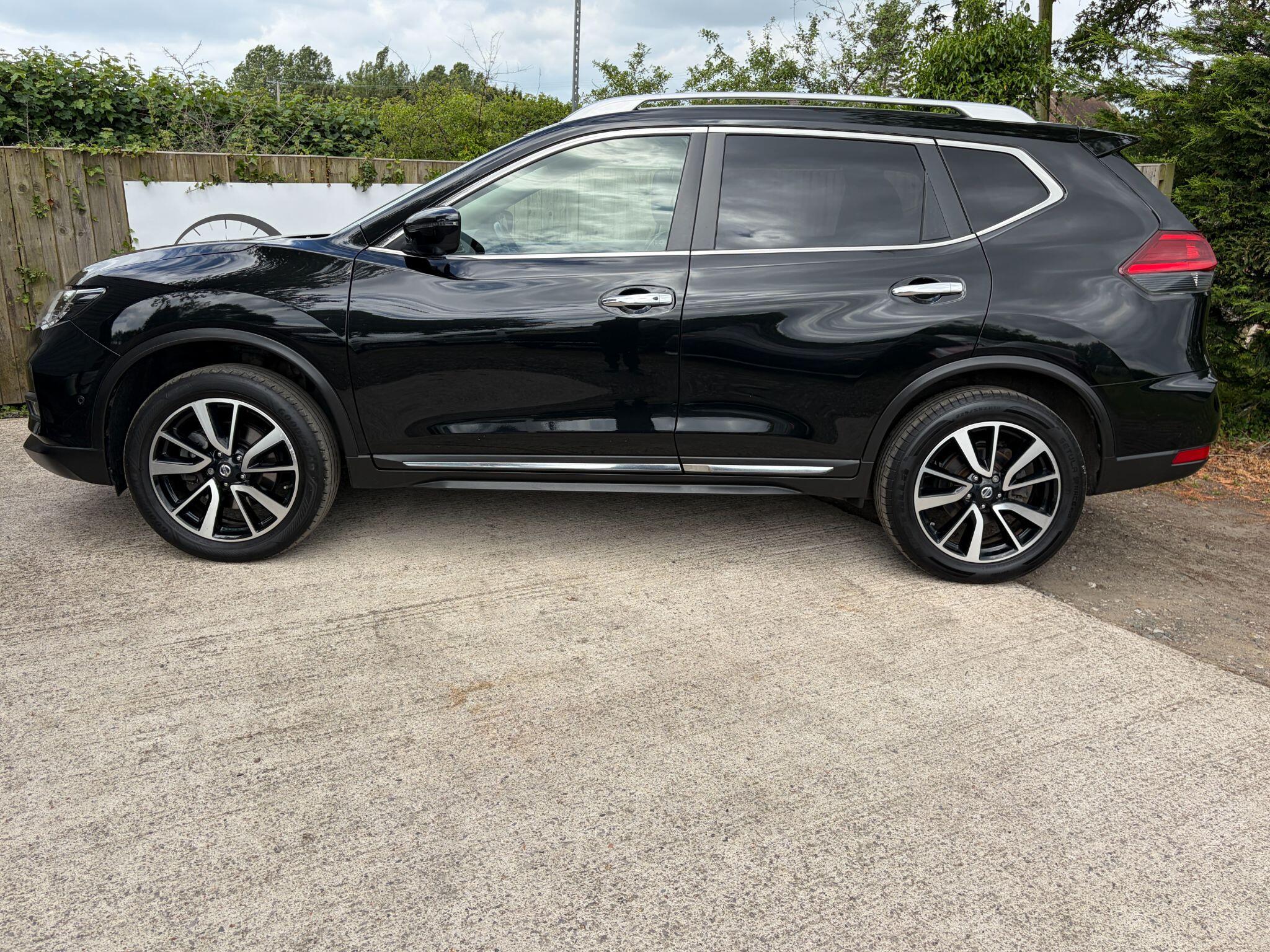 Nissan X-Trail view 5