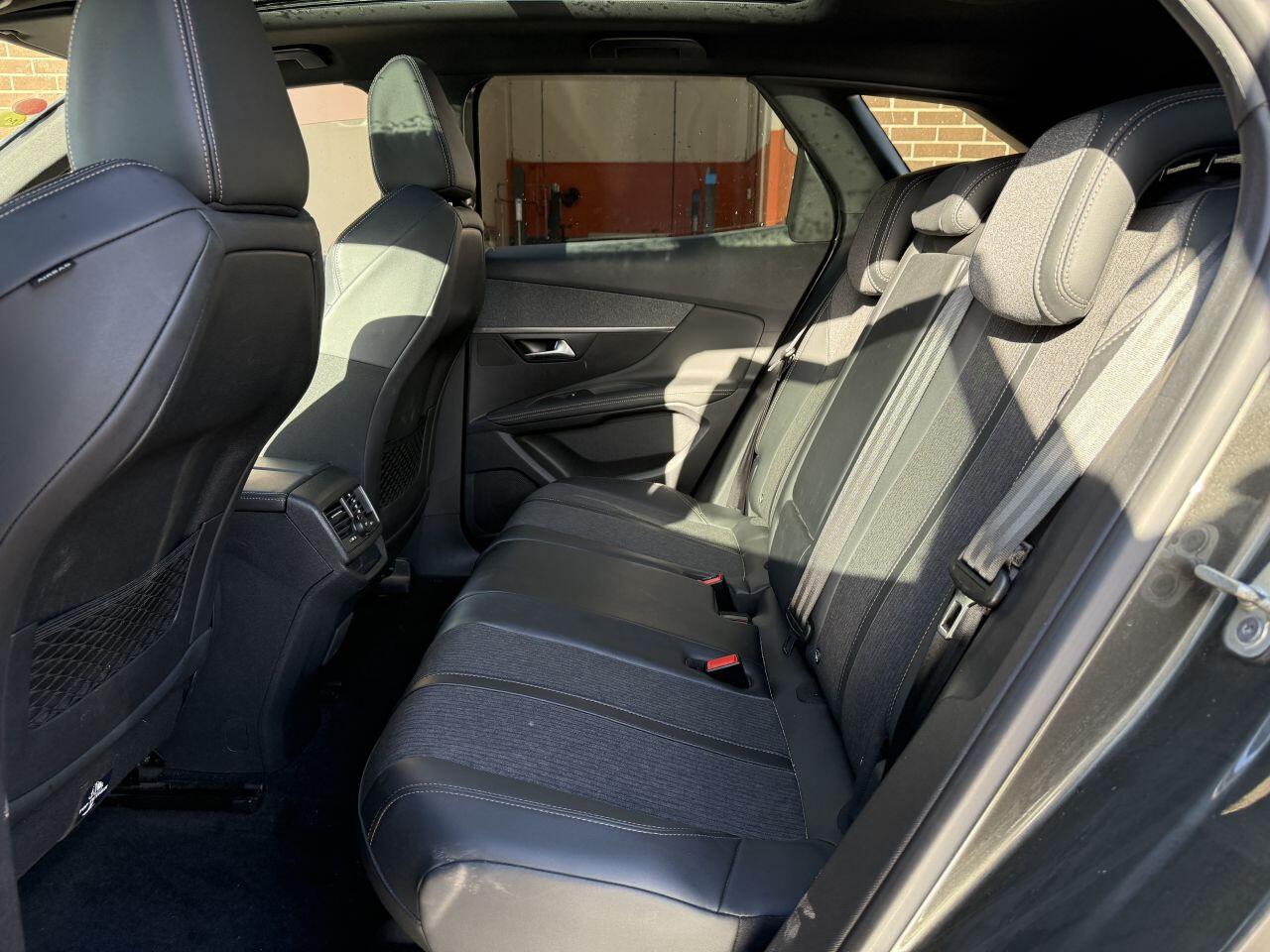 Peugeot 3008 view 13