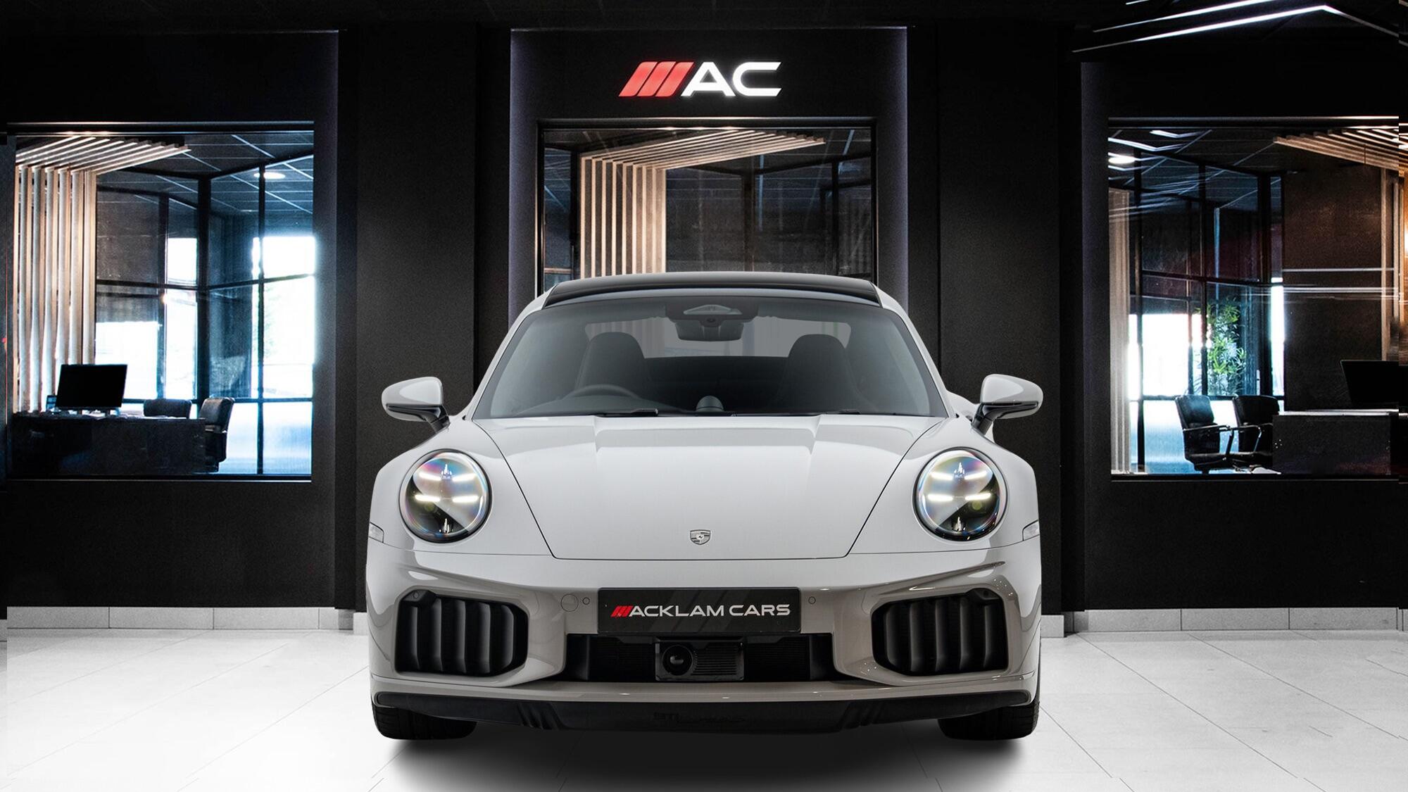 Porsche 911 view 4