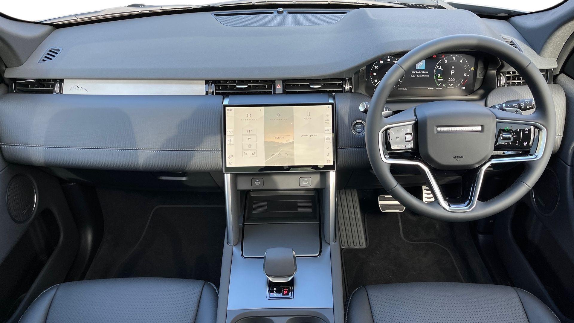 Land Rover Discovery Sport view 10