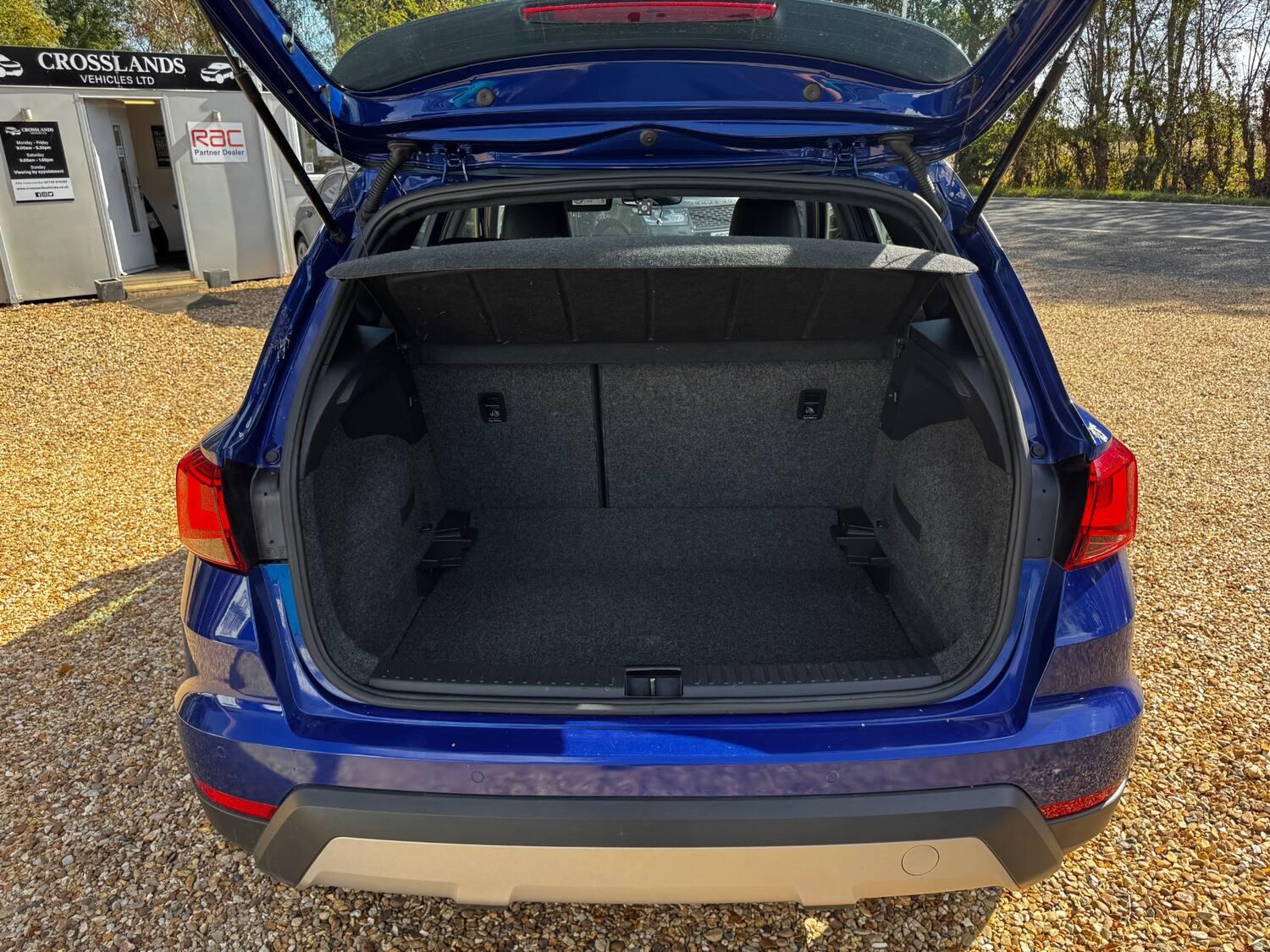 SEAT Arona view 8