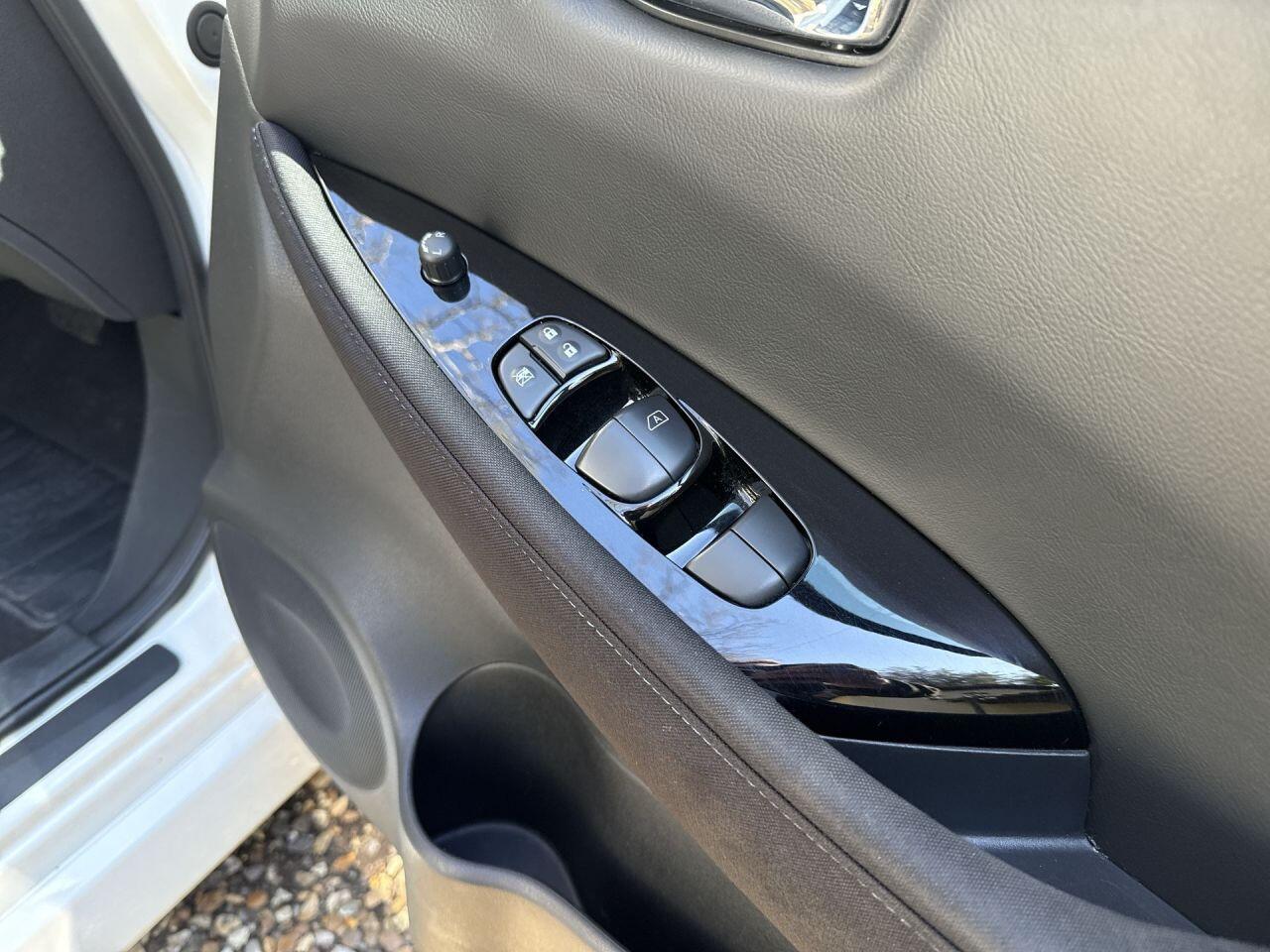 Nissan Leaf view 13