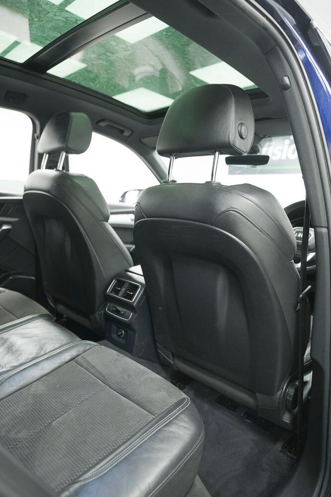 Audi Q5 view 18