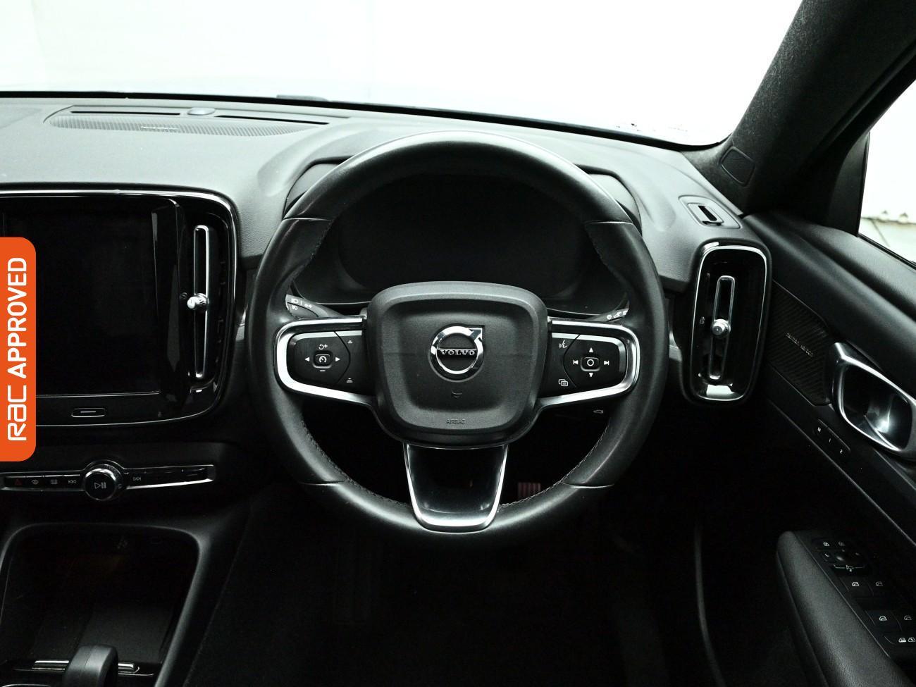 Volvo XC40 view 10