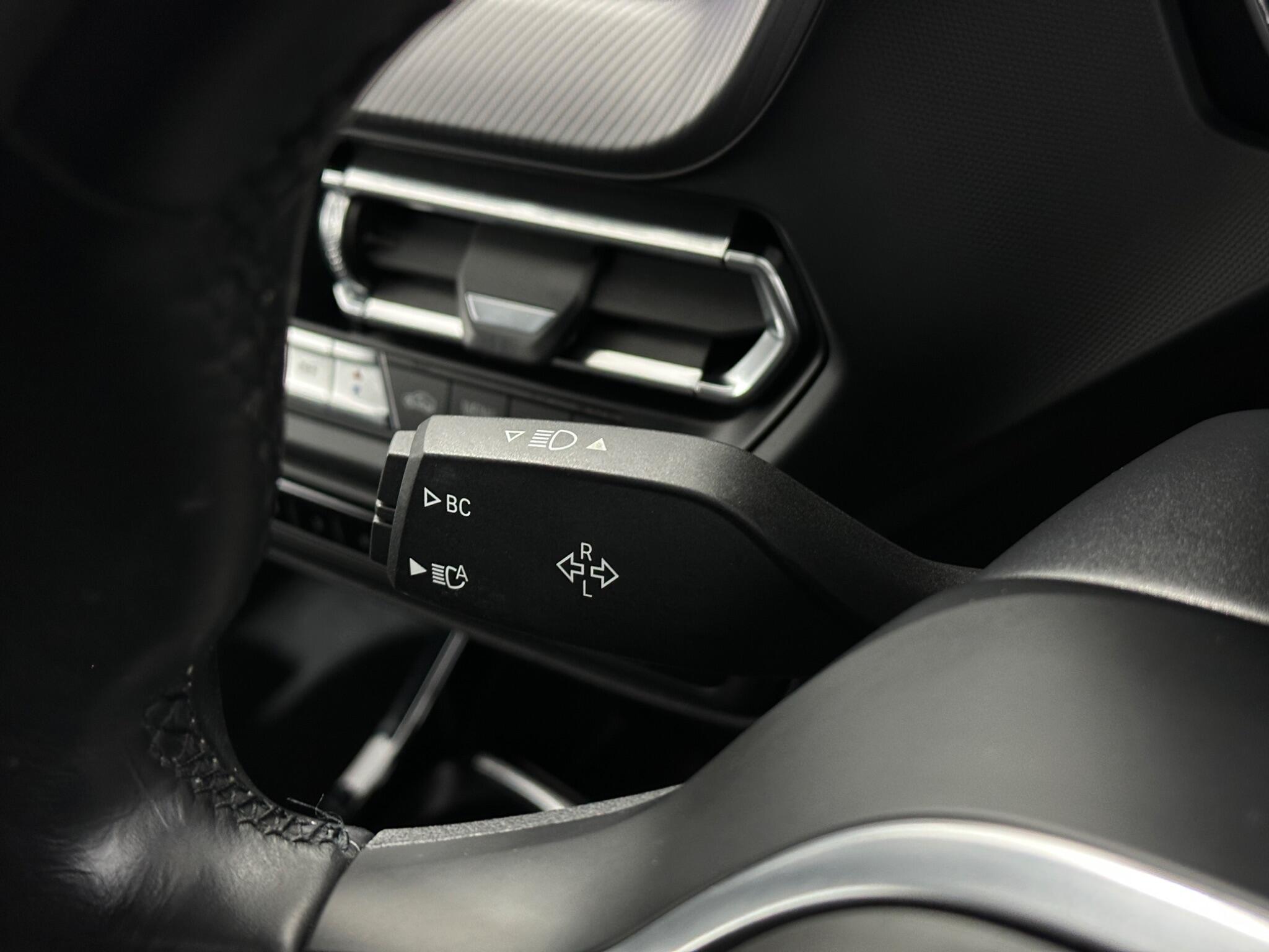 BMW 1 Series view 14