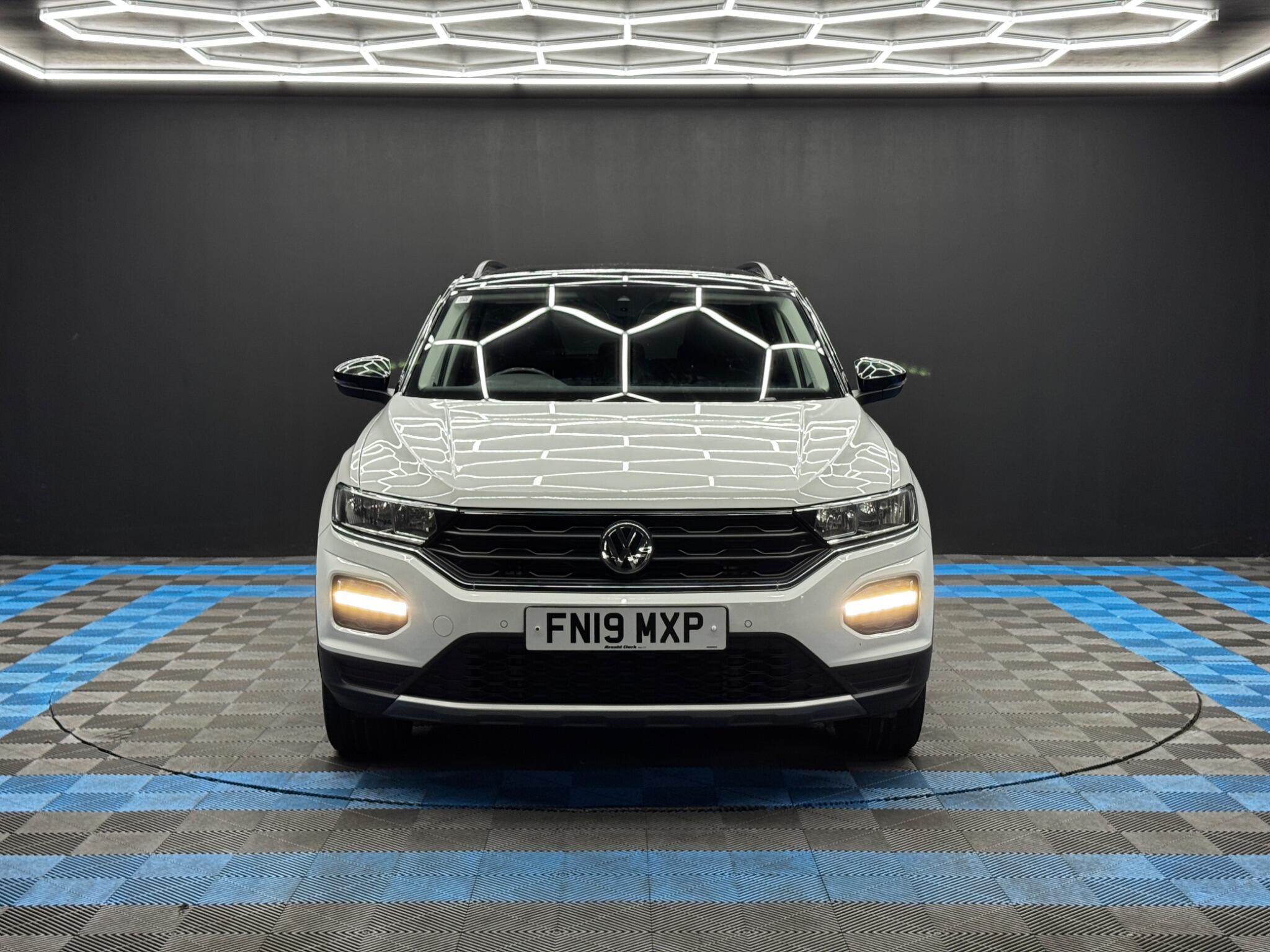 Volkswagen T-Roc view 2