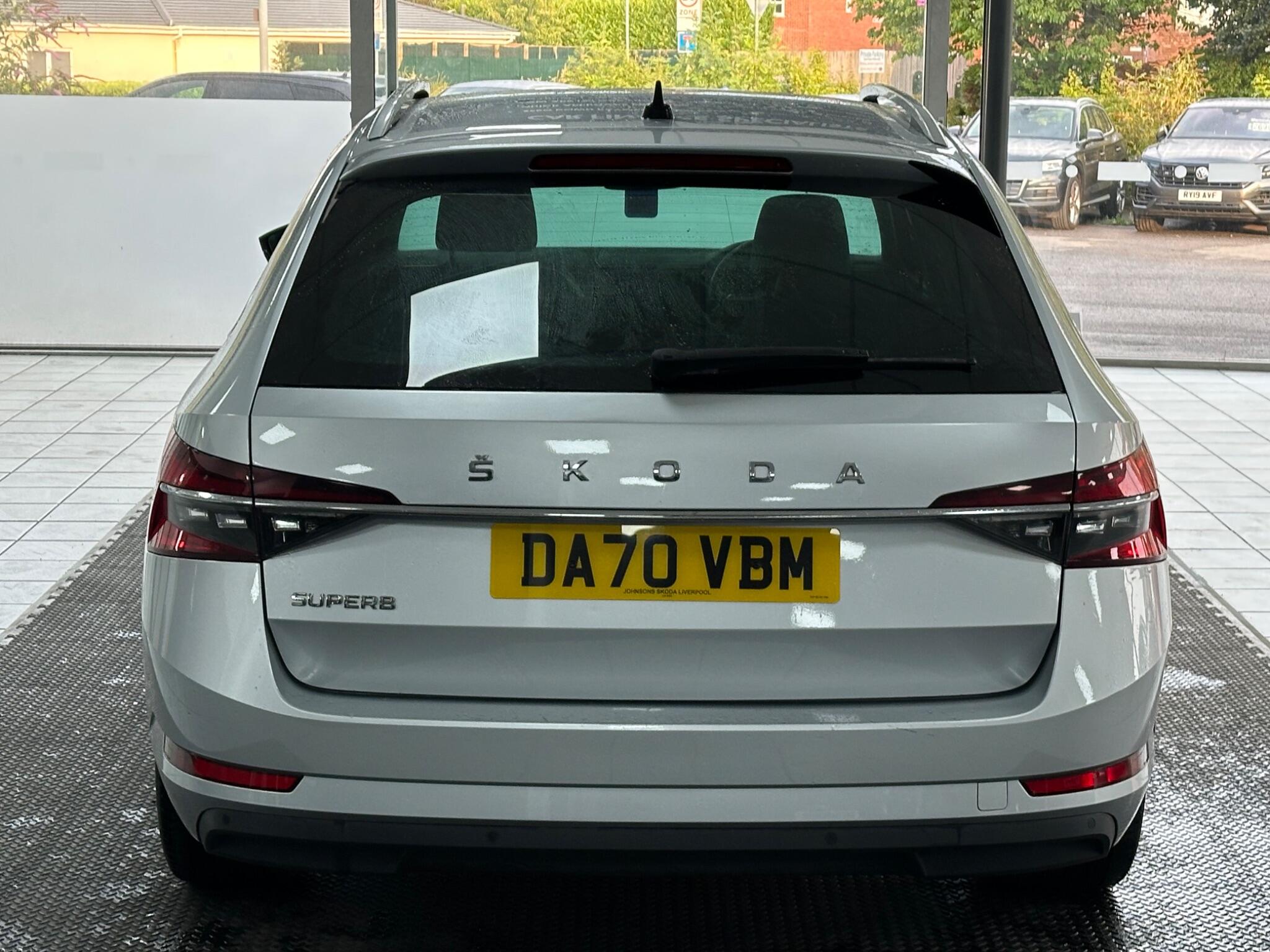 Skoda Superb view 13