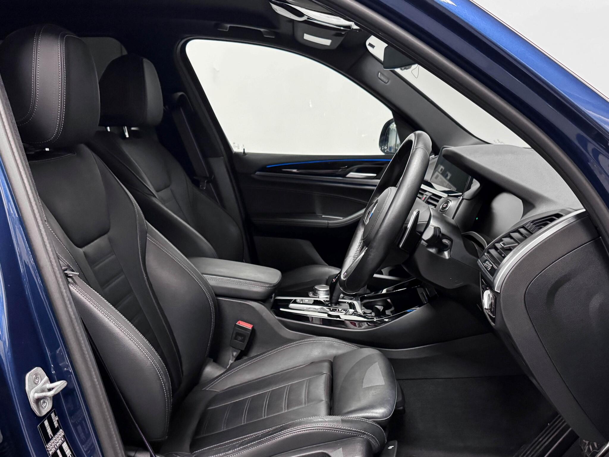 BMW X3 view 26