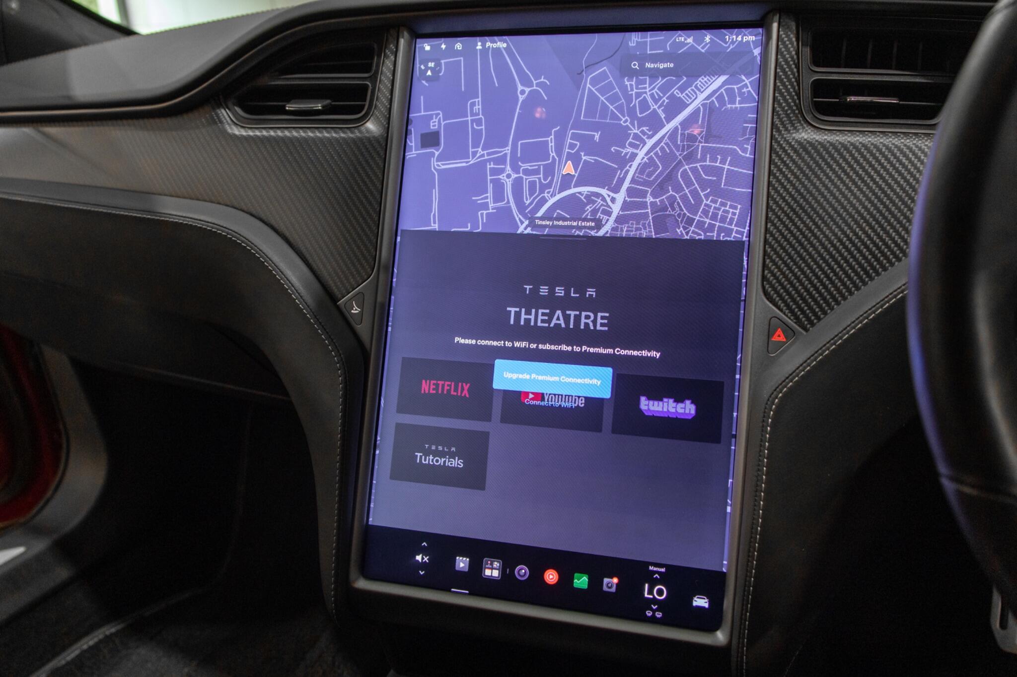 Tesla Model S view 32