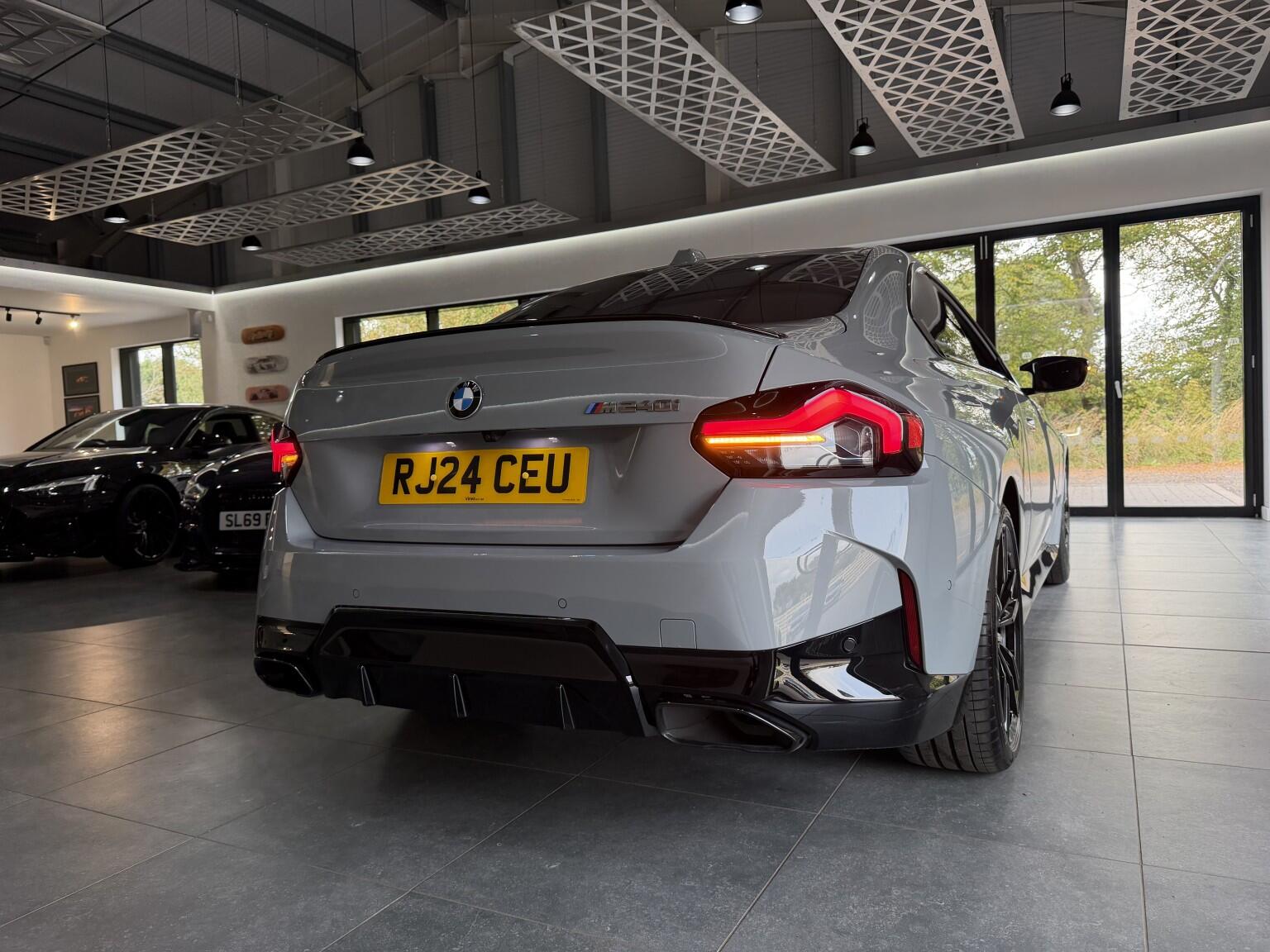 BMW 2 Series view 36