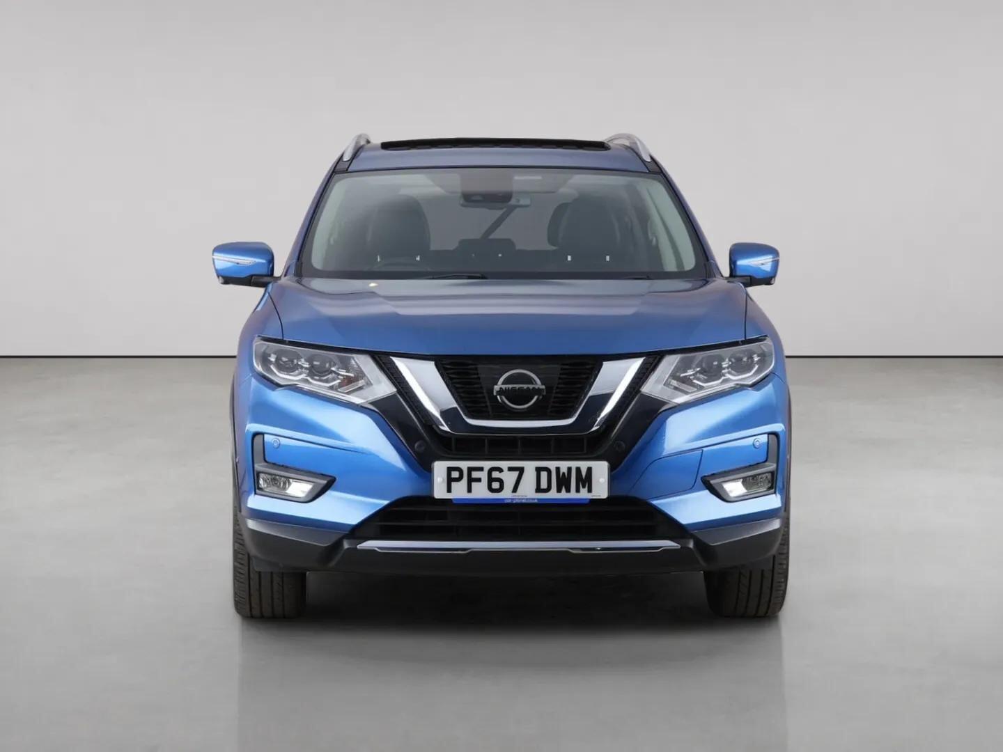Nissan X-Trail view 3