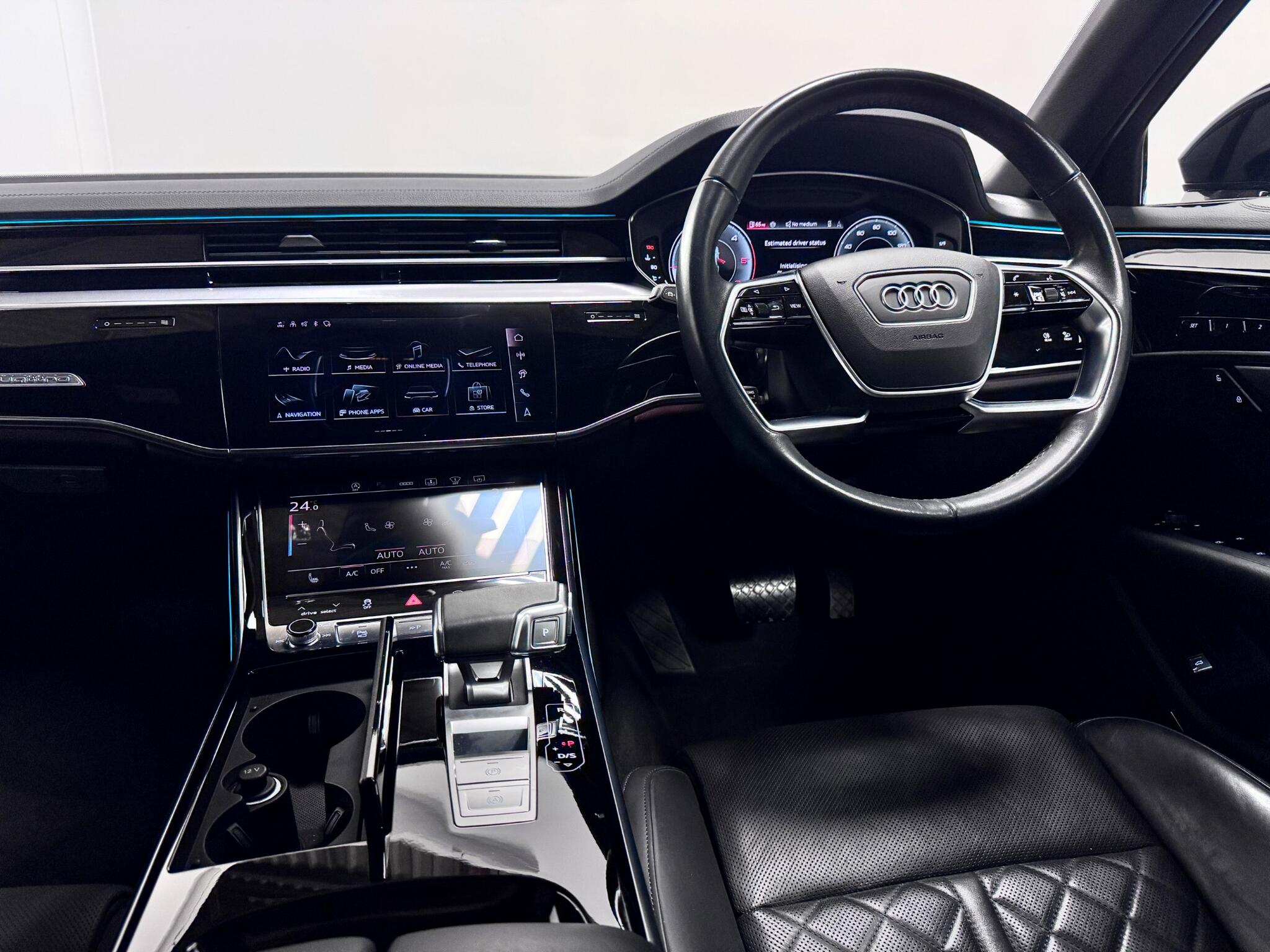 Audi A8 view 34