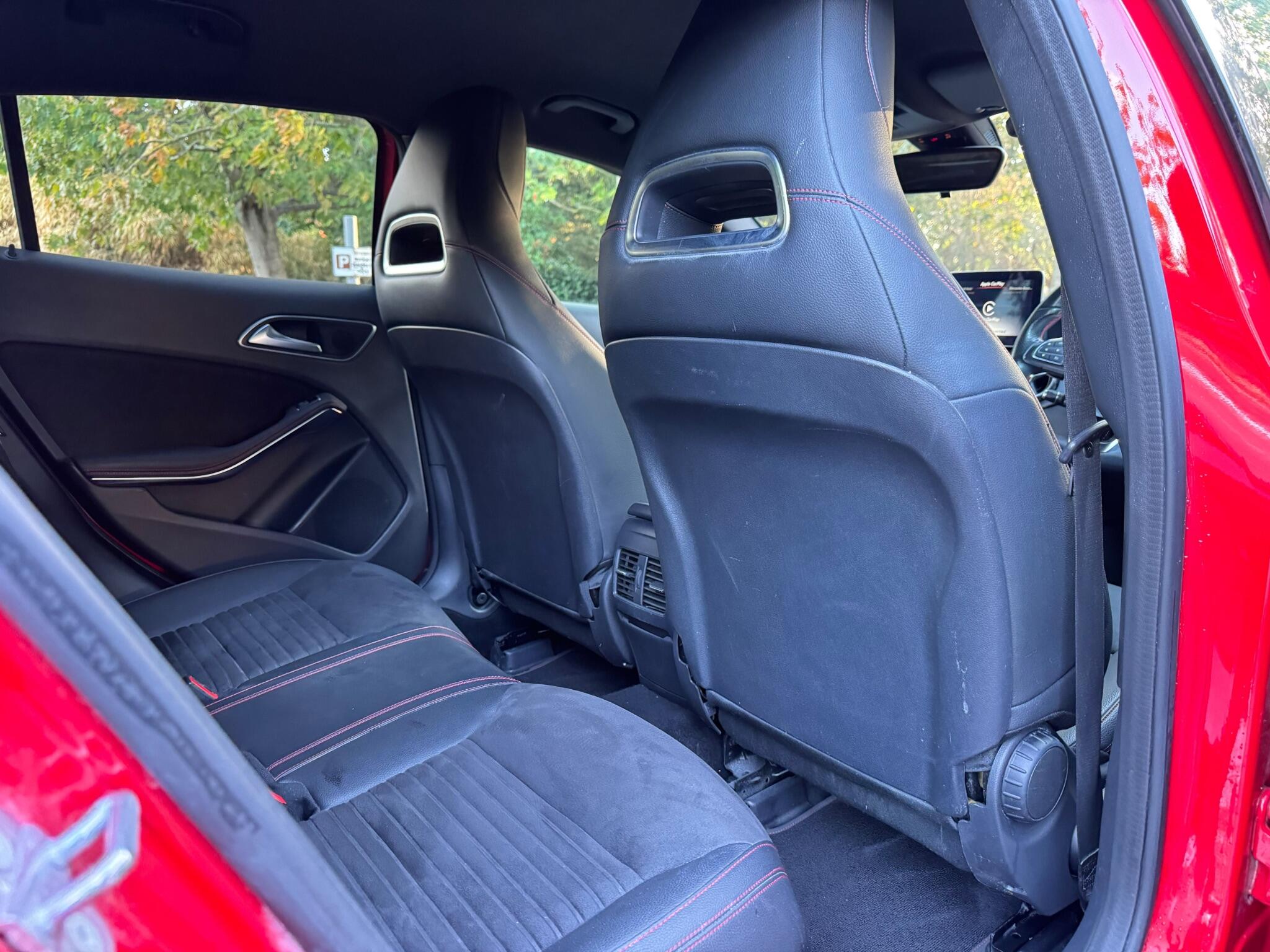 Mercedes-Benz Gla view 20