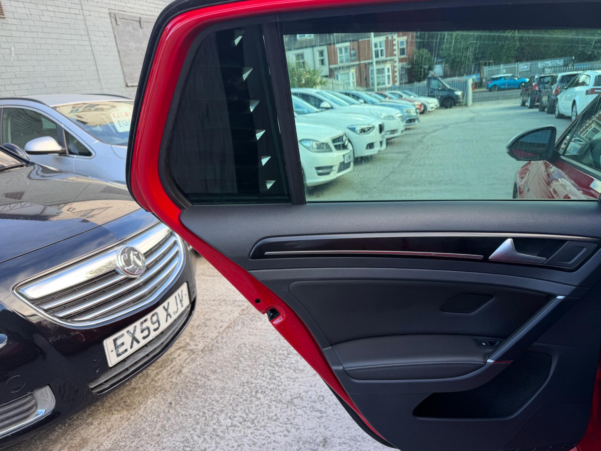 Volkswagen Golf view 23