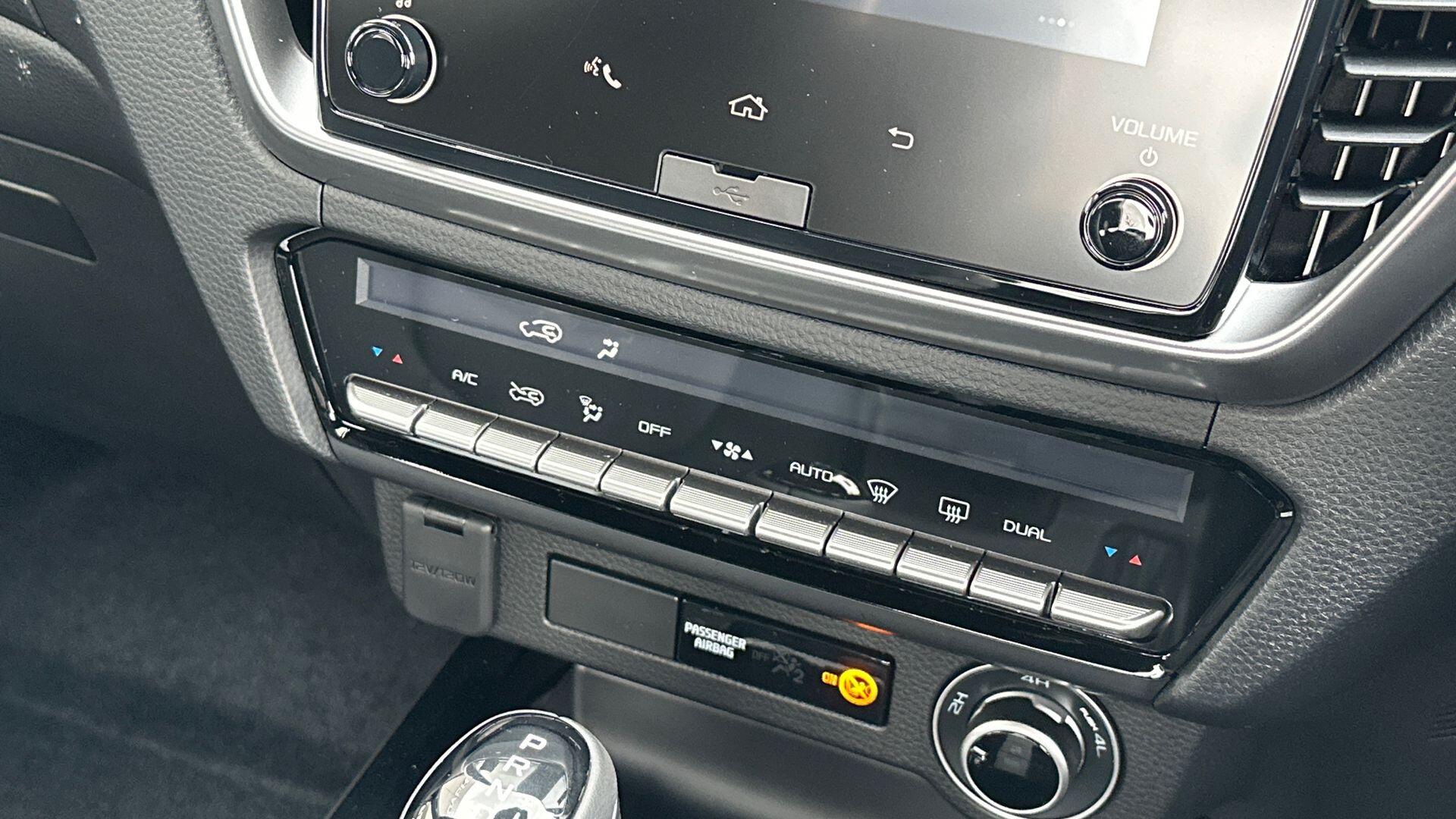 Isuzu D-Max view 12