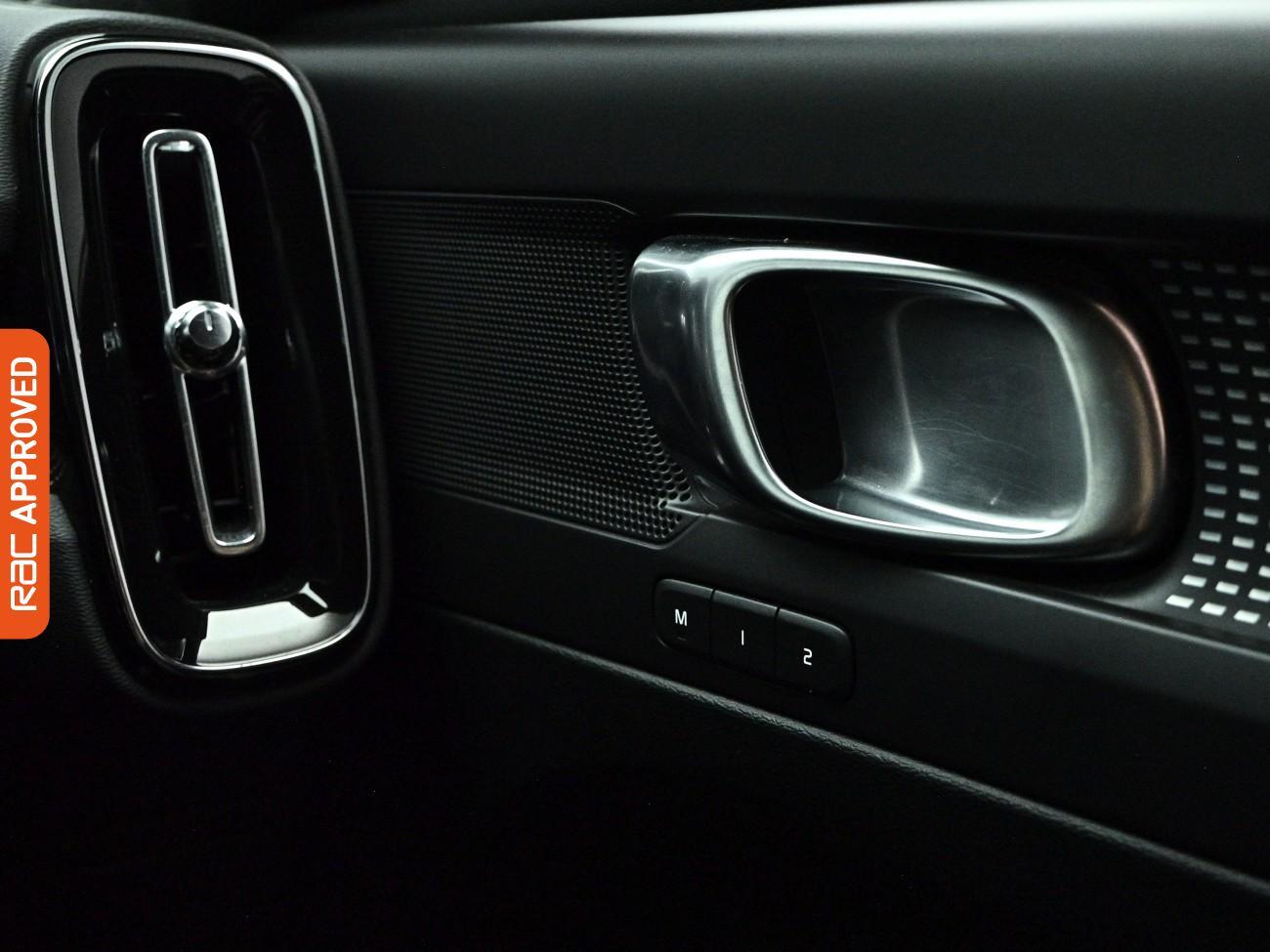 Volvo XC40 view 24