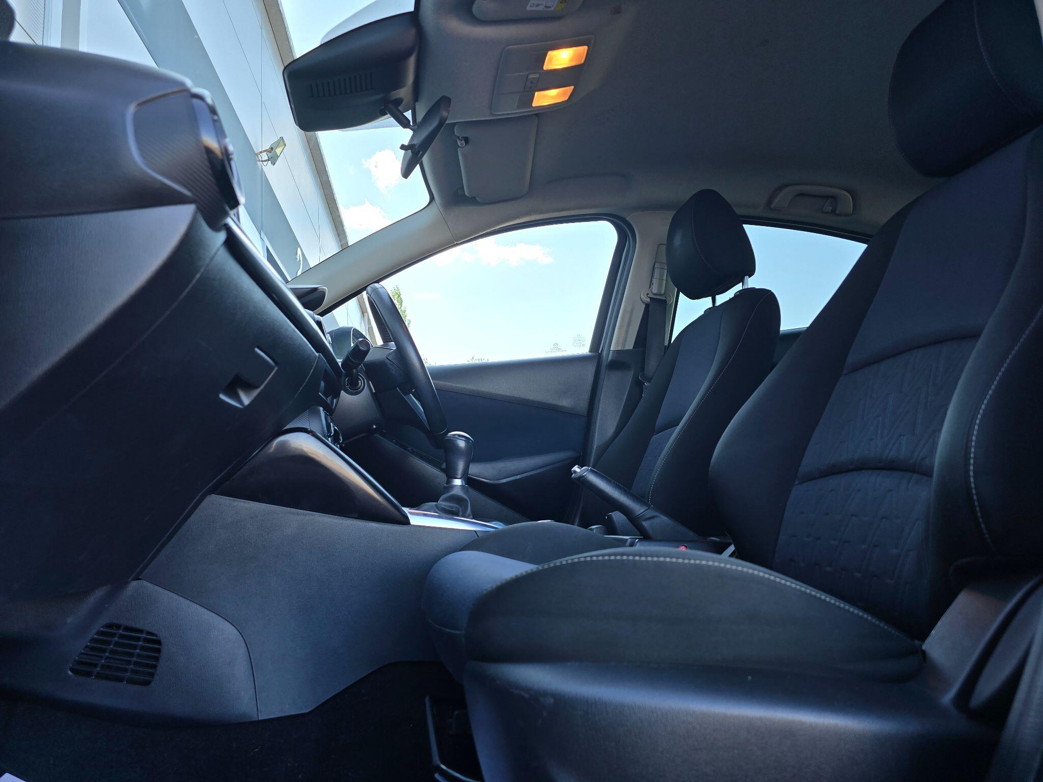 Mazda Mazda2 view 11