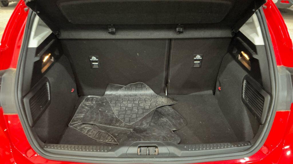 Ford Focus view 16