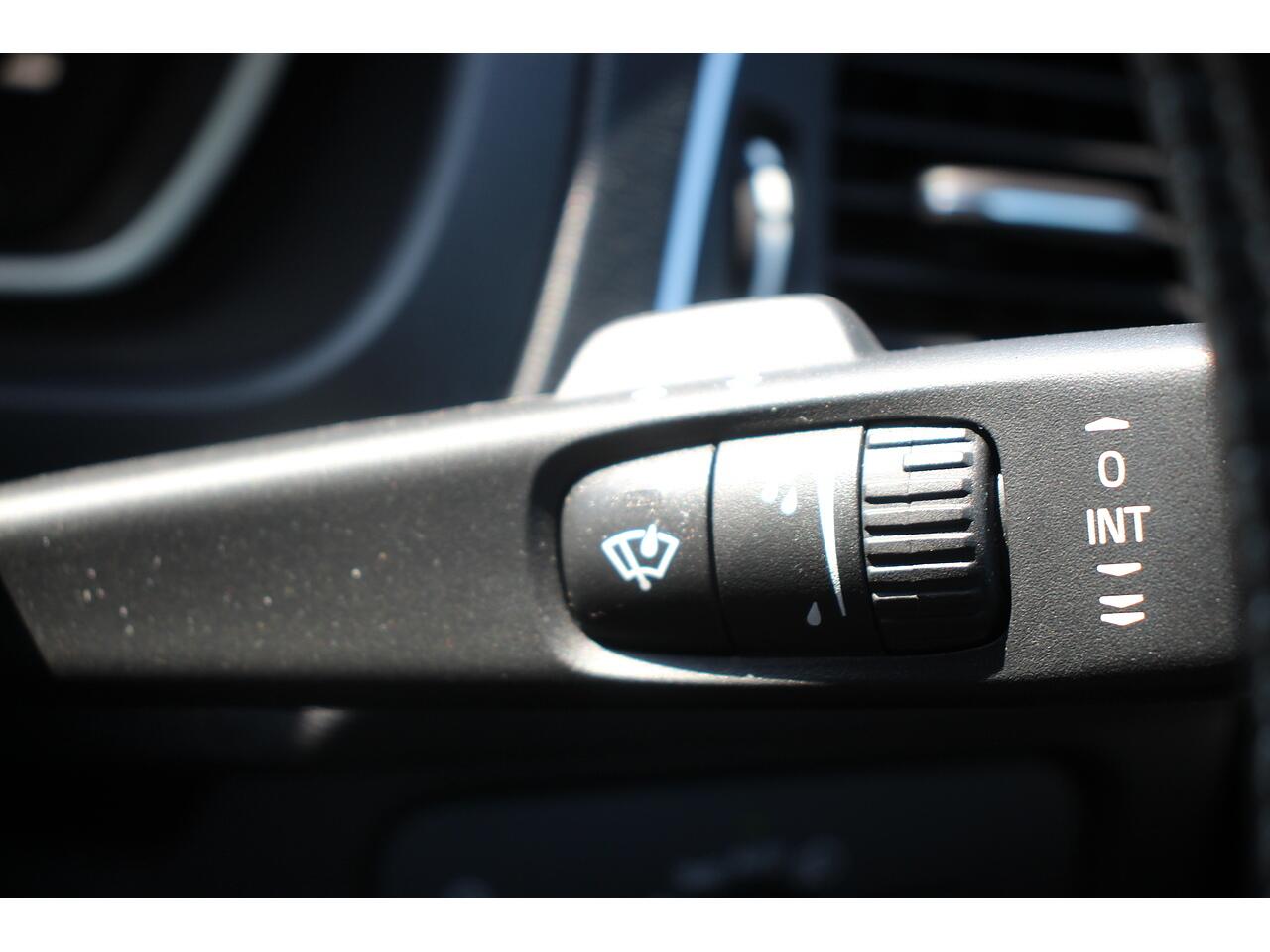 Volvo V40 view 28