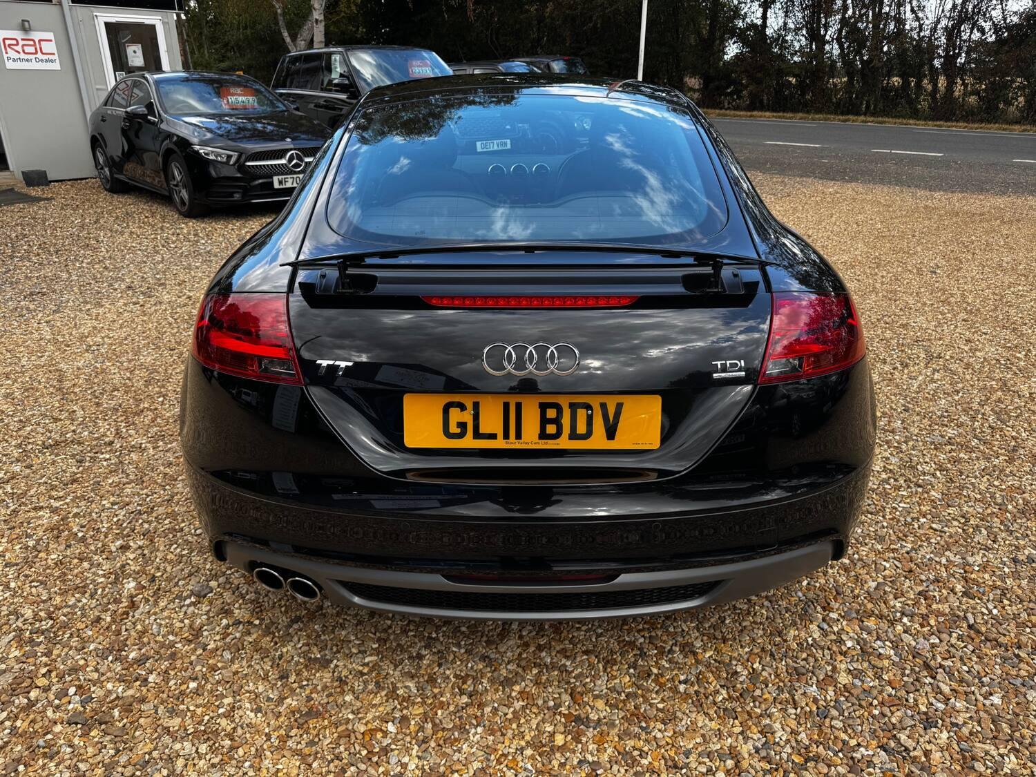 Audi TT view 11