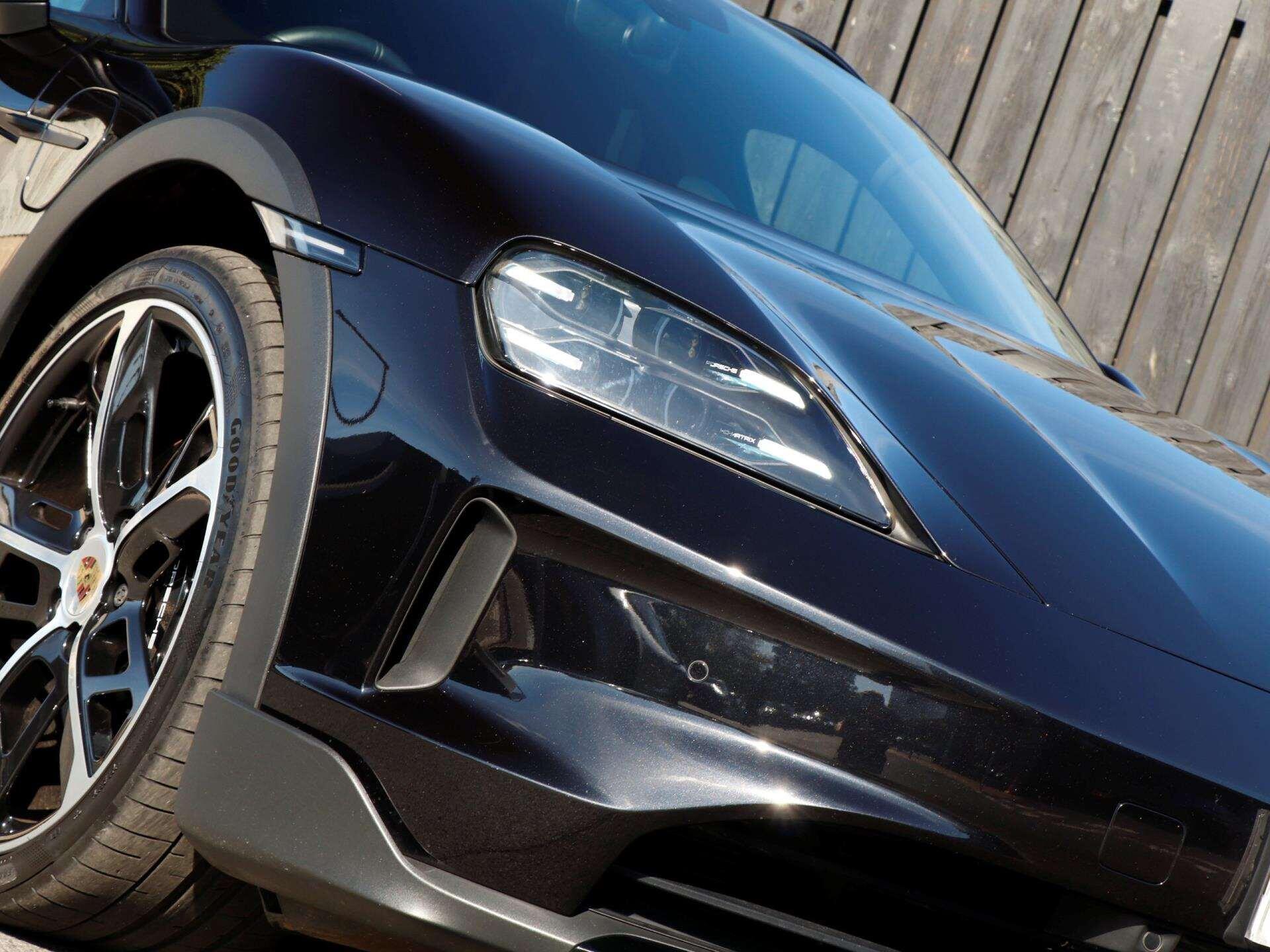 Porsche Taycan view 30