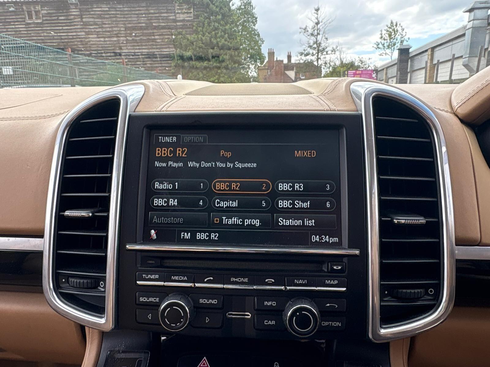 Porsche Cayenne view 21