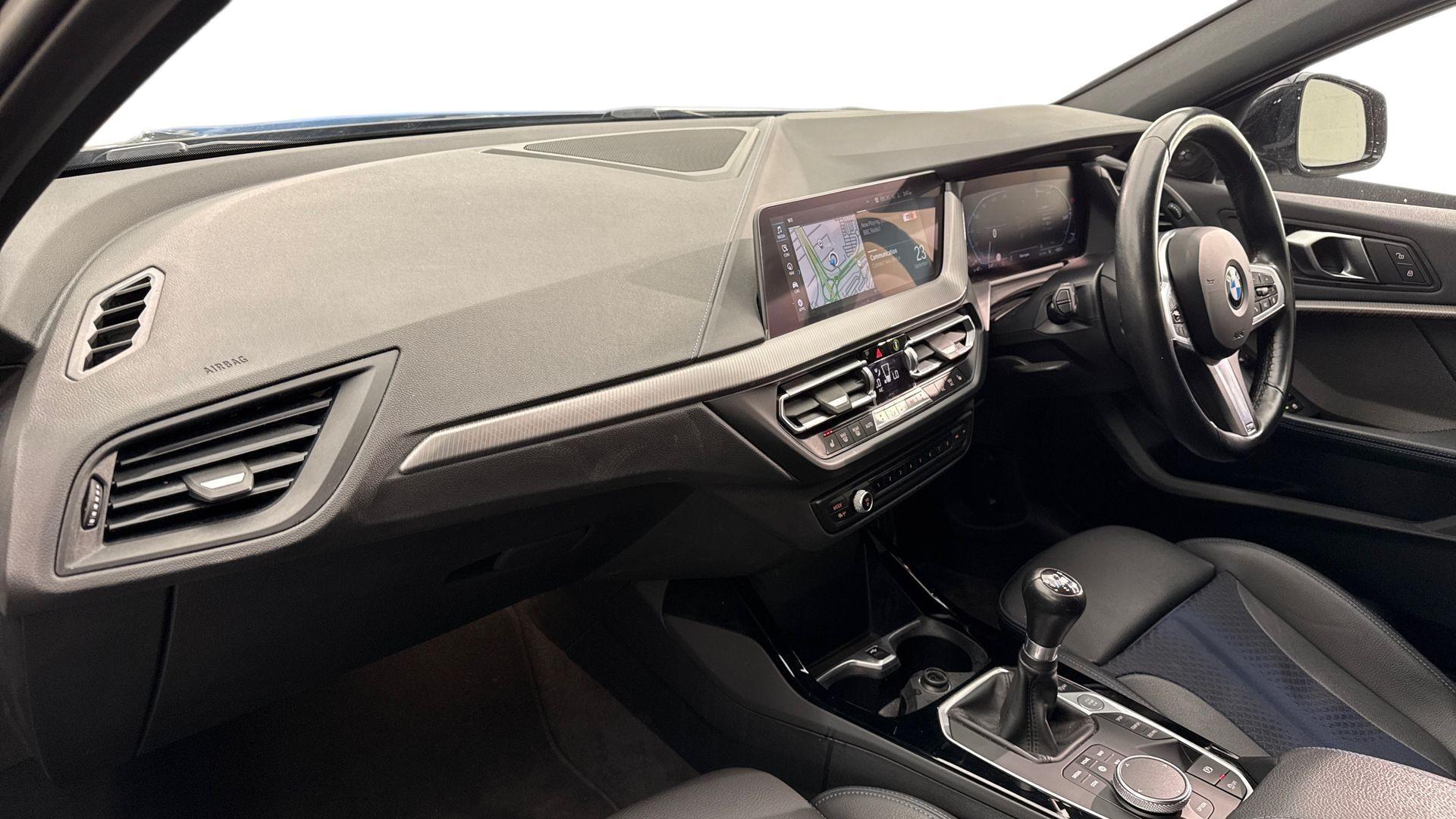 BMW 1 Series view 7