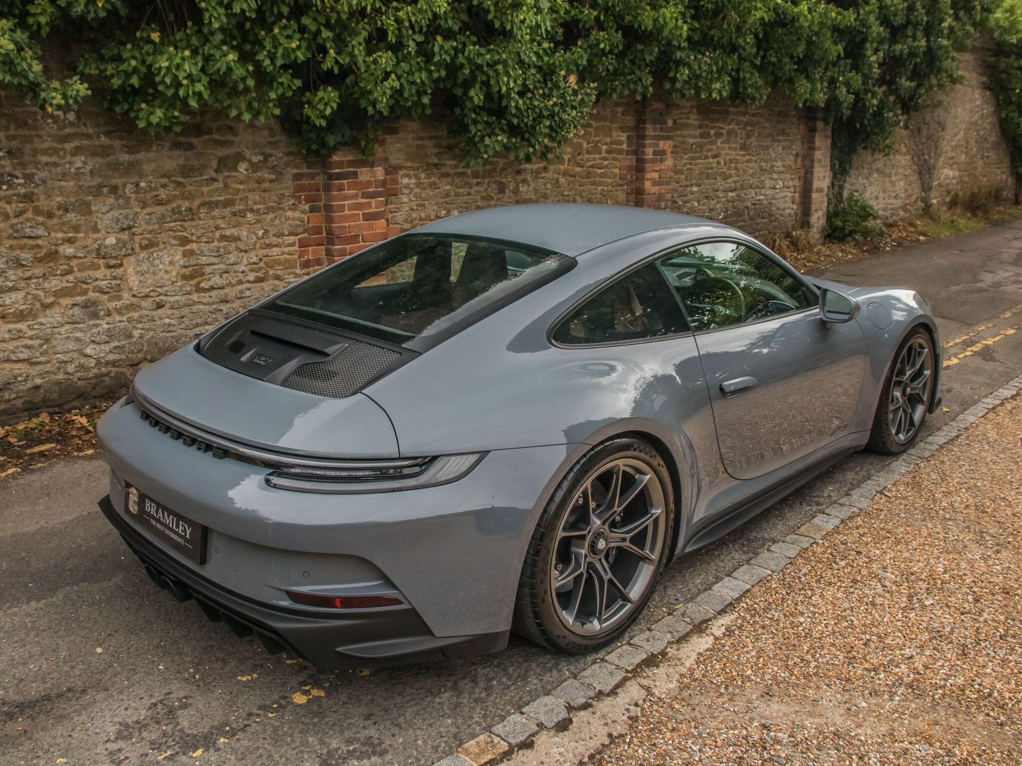 Porsche 911 view 14